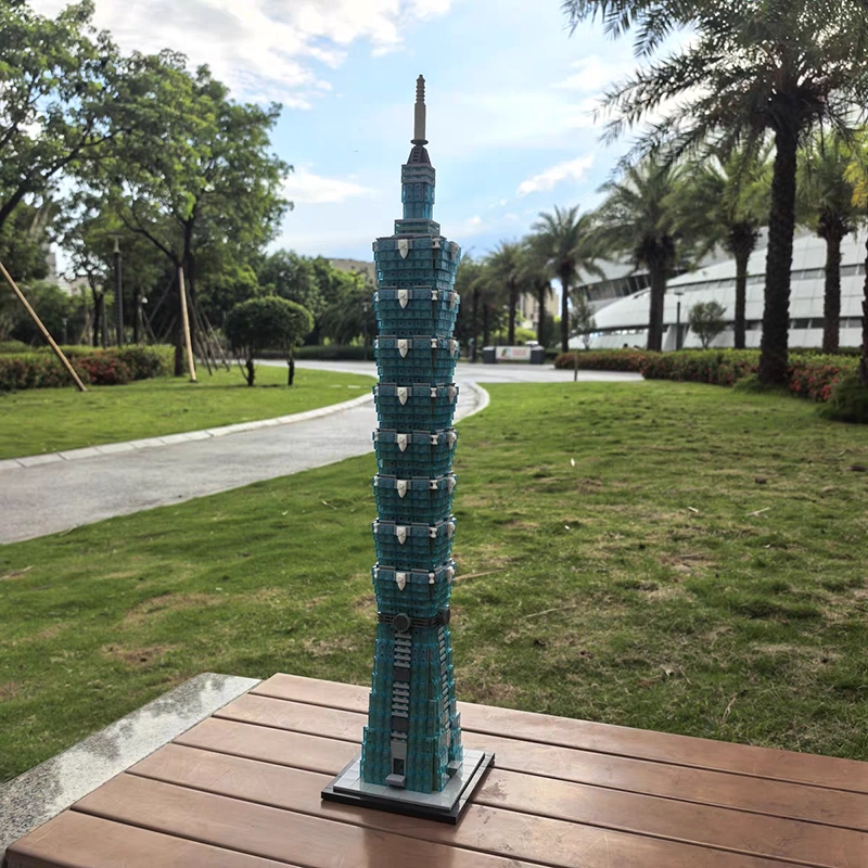 MOC 136995 - Taipei 101 1:800 Scale