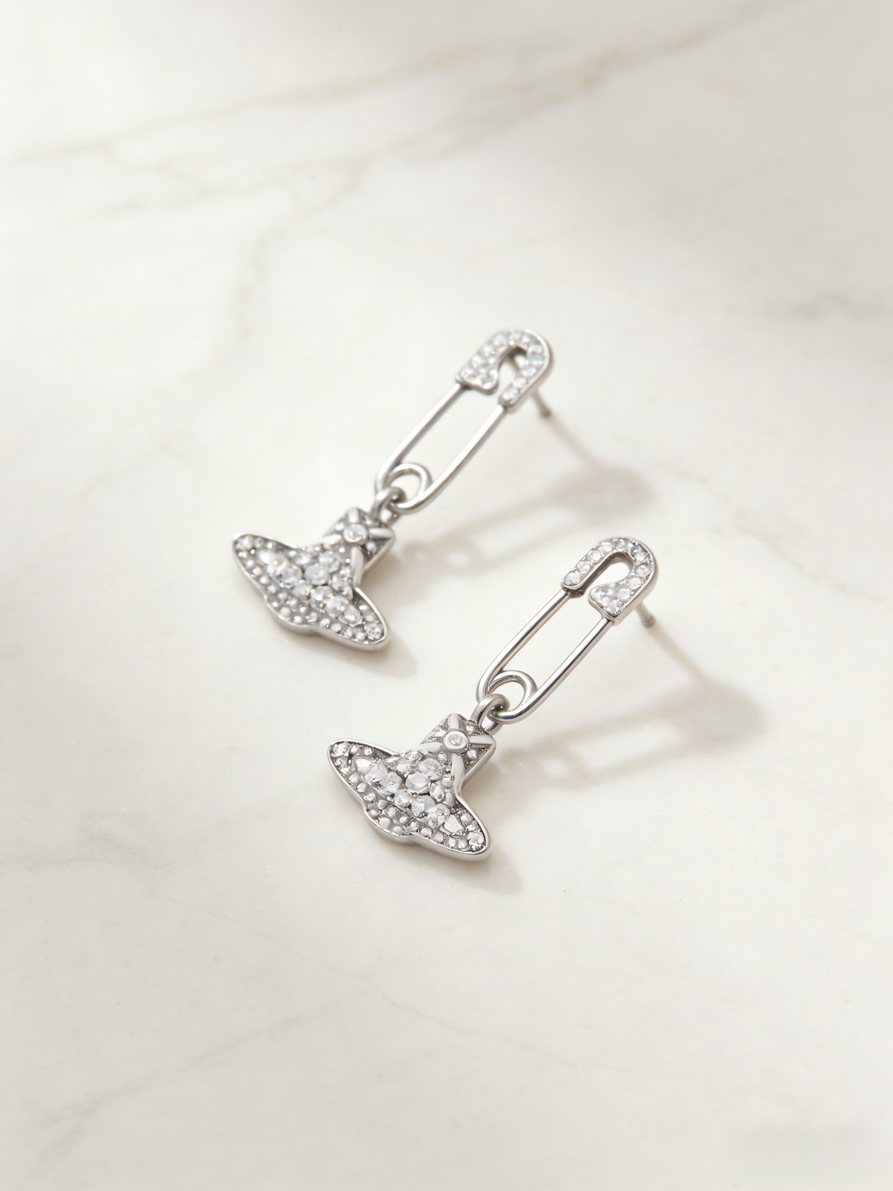 Trendy Safety Pin Dangle Earrings with Saturn Charm – Edgy Y2K Aesthetic, Perfect for Party & Night Out