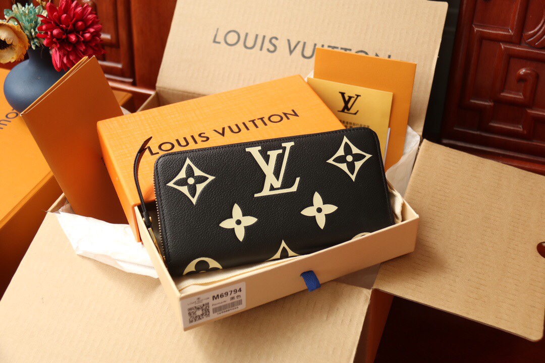 M80481 LV Zippy wallet in Black Monogram Empreinte Embossed Leather