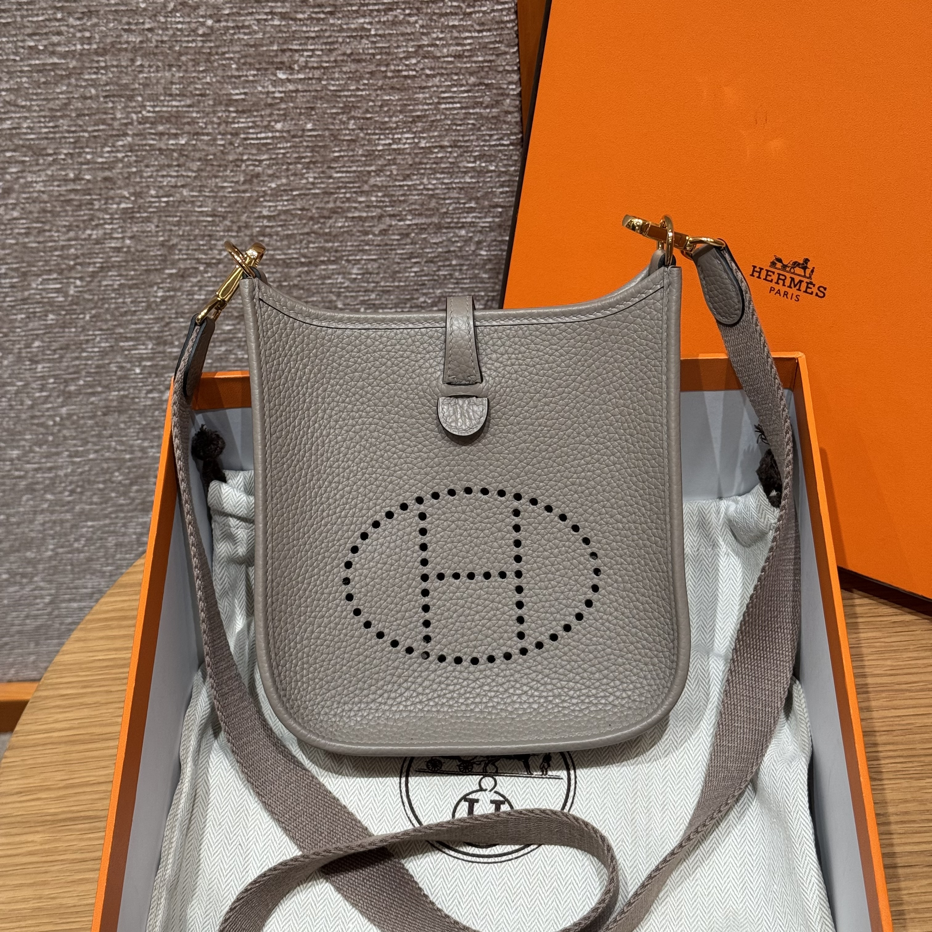 Hermes Girs Asphalte Clemence Mini Evelyne 16