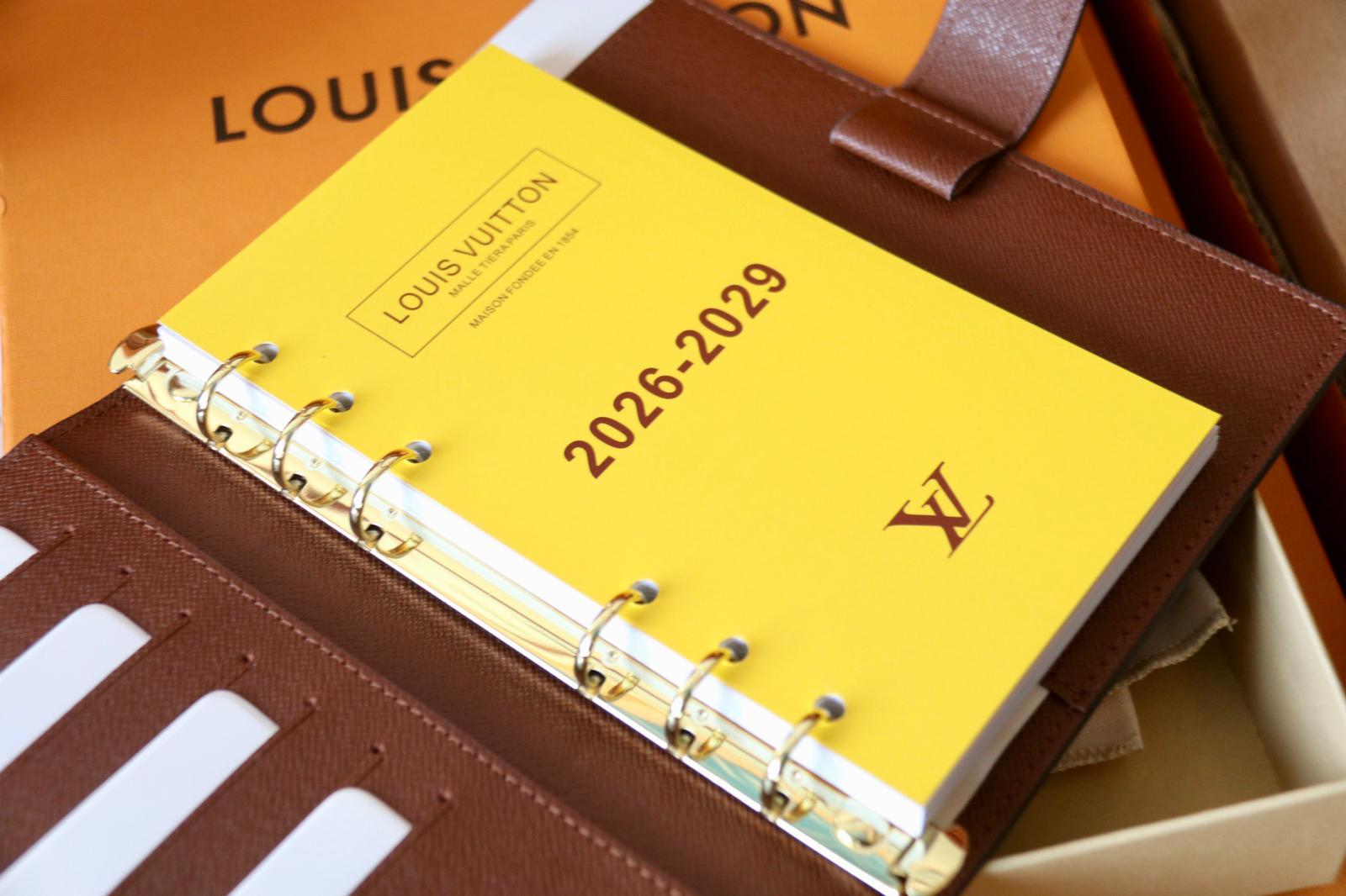 Louis Vuitton Notebook R20105