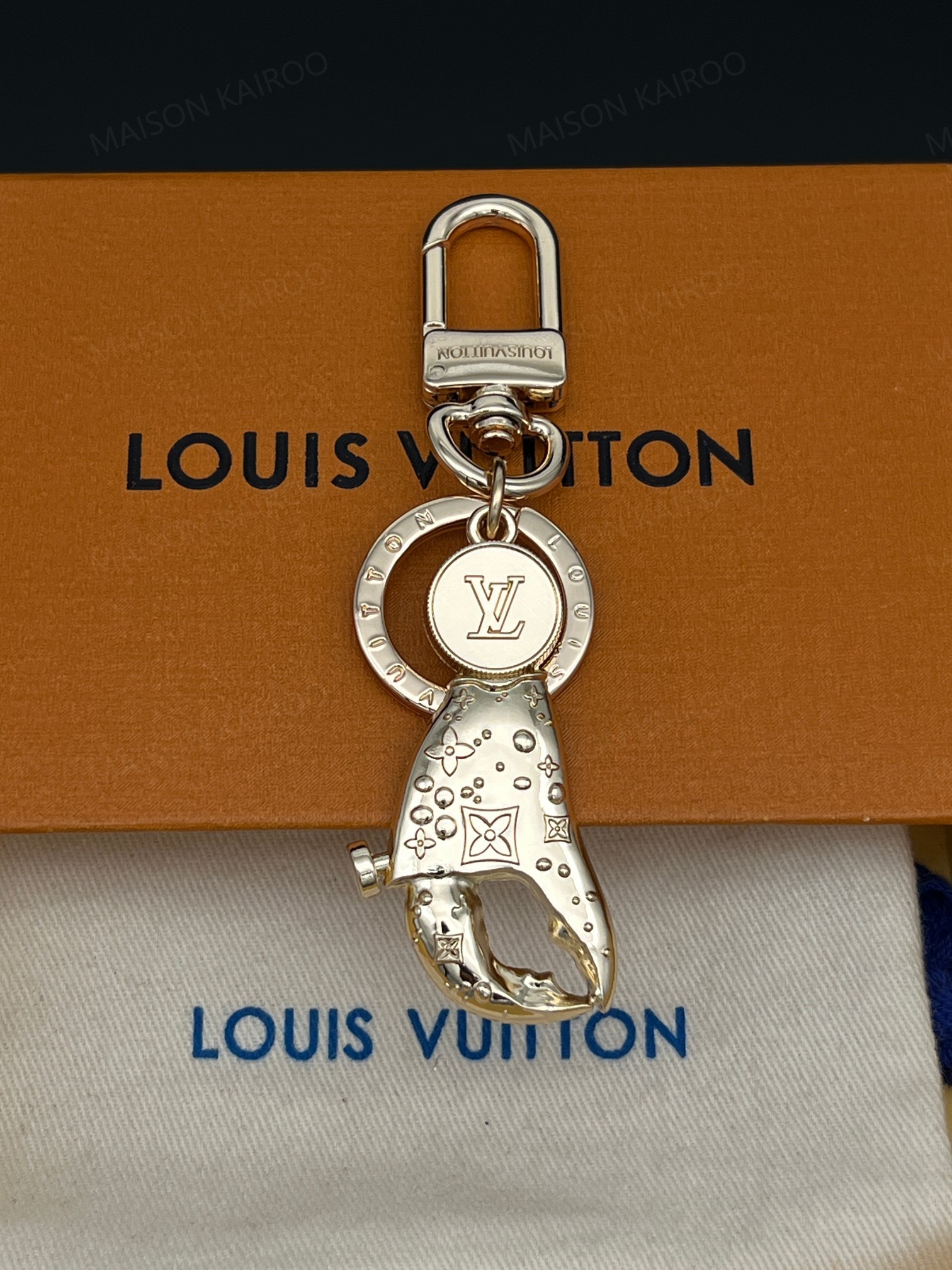 Louis Vuitton LV Crab Claw Bag Charm Keychain - KAIROO