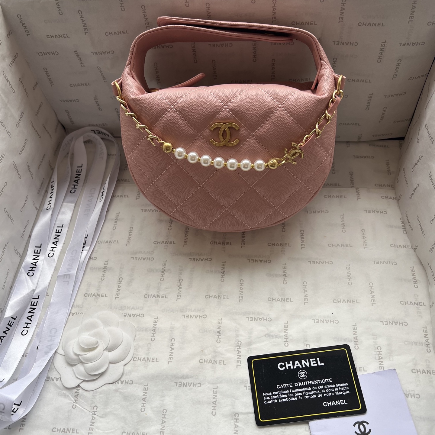 CHANEL Pearl series handbag