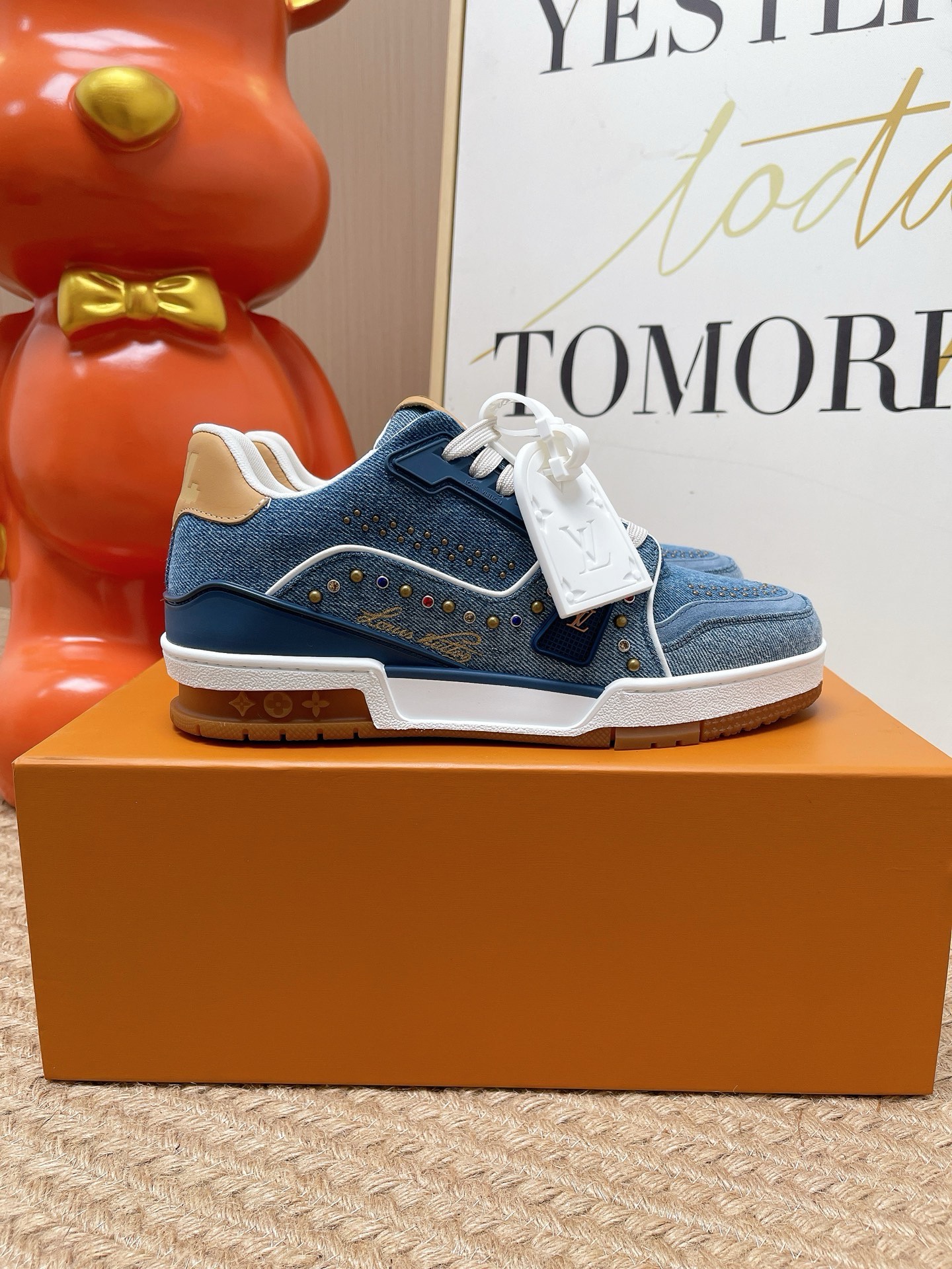 Louis Vuitton LV Unisex Trainer Sneaker