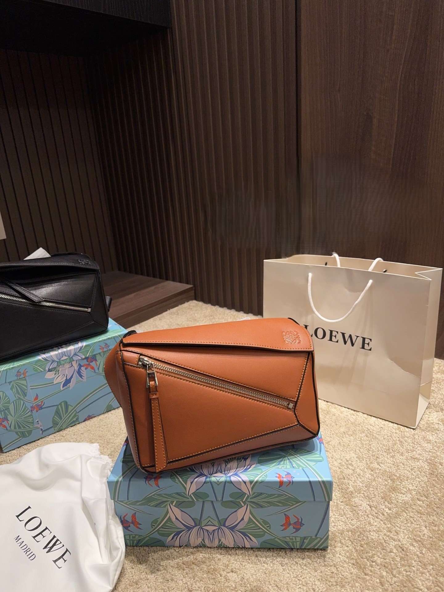 Loewe Puzzle 24 Geometric Smooth Leather Bumbag Front Zip Pocket Waist Belt Crossbody Bag - KAIROO