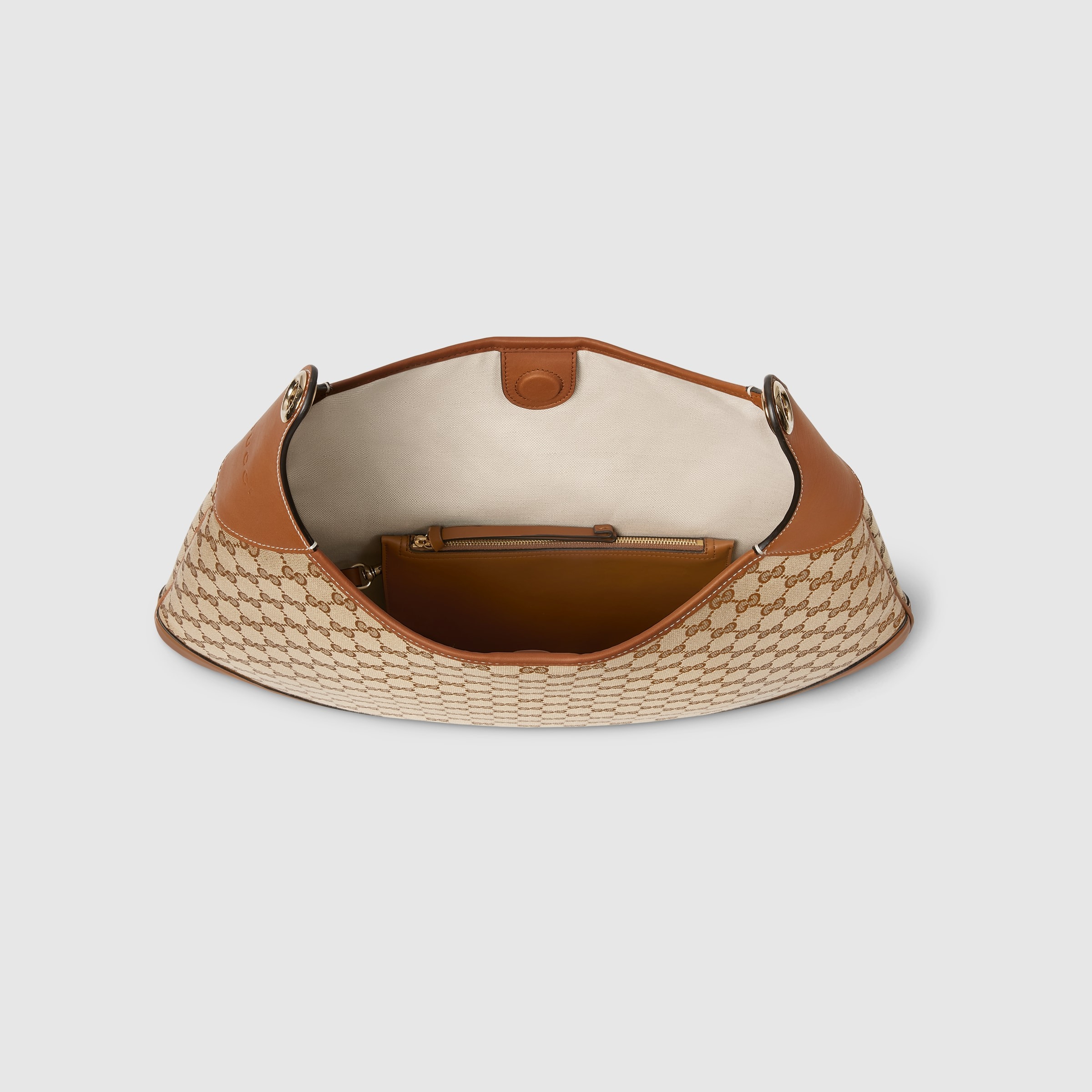 Gucci B Maxi shoulder bag