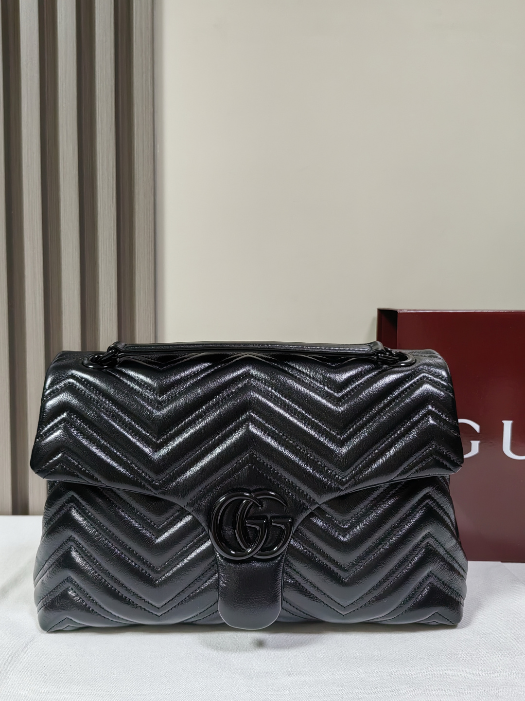 GG Marmont medium shoulder bag 850676