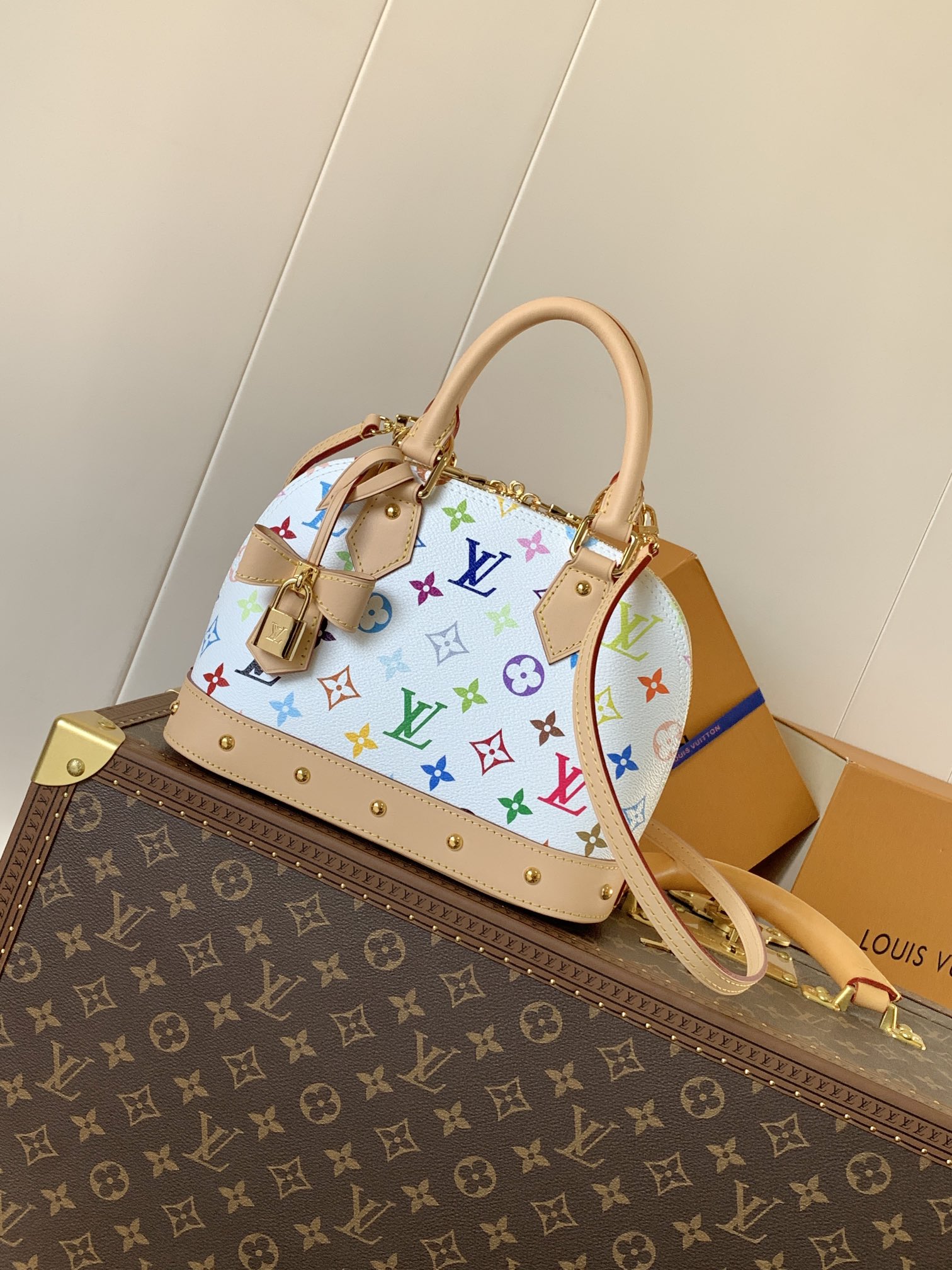 M13078 LV x TM Alma BB in White Multicolor
