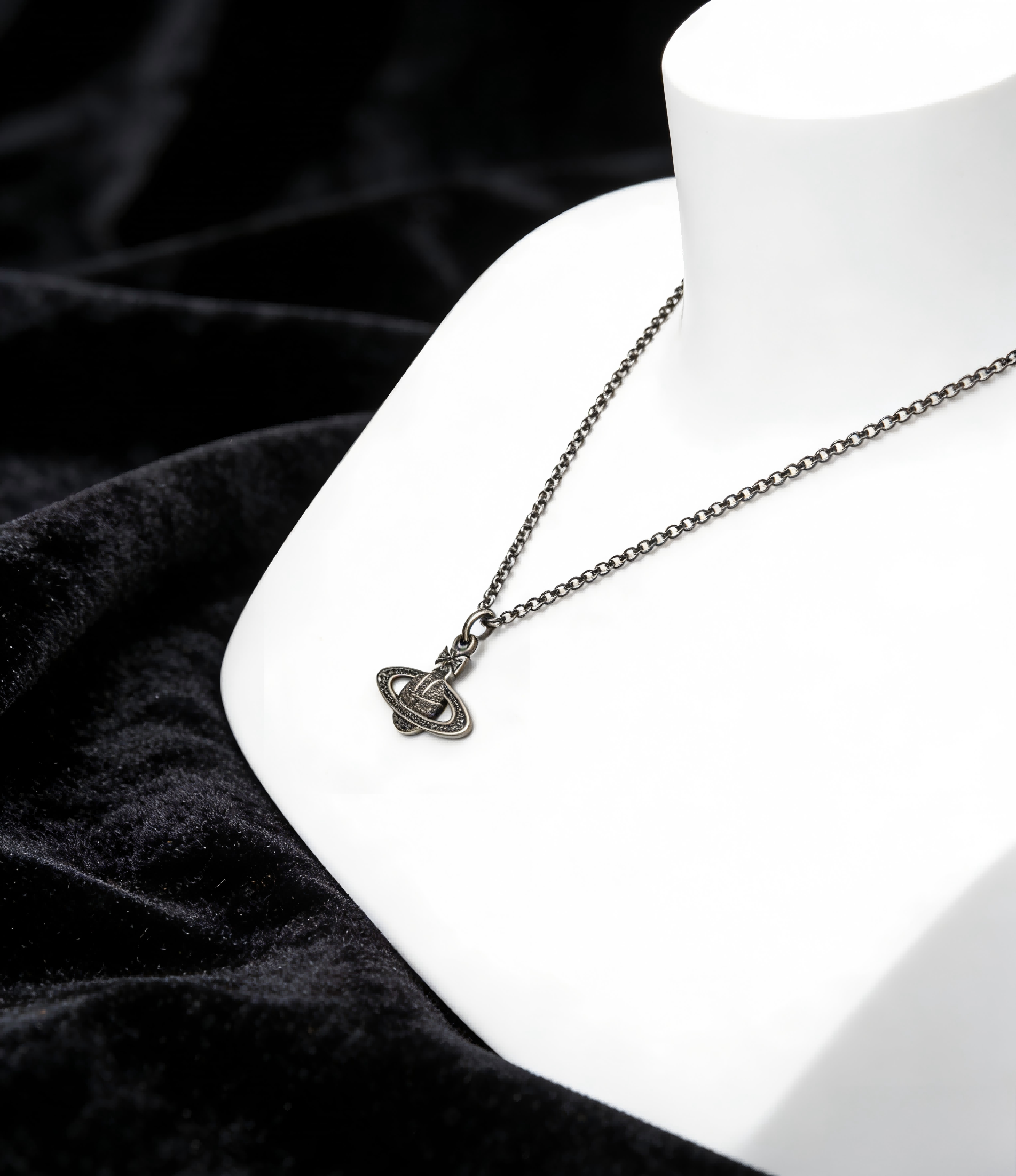 2026 New Vivienne Westwood Style Gunmetal Black Crystal Saturn Pendant Necklace - Dainty Gothic Celestial Jewelry for Women