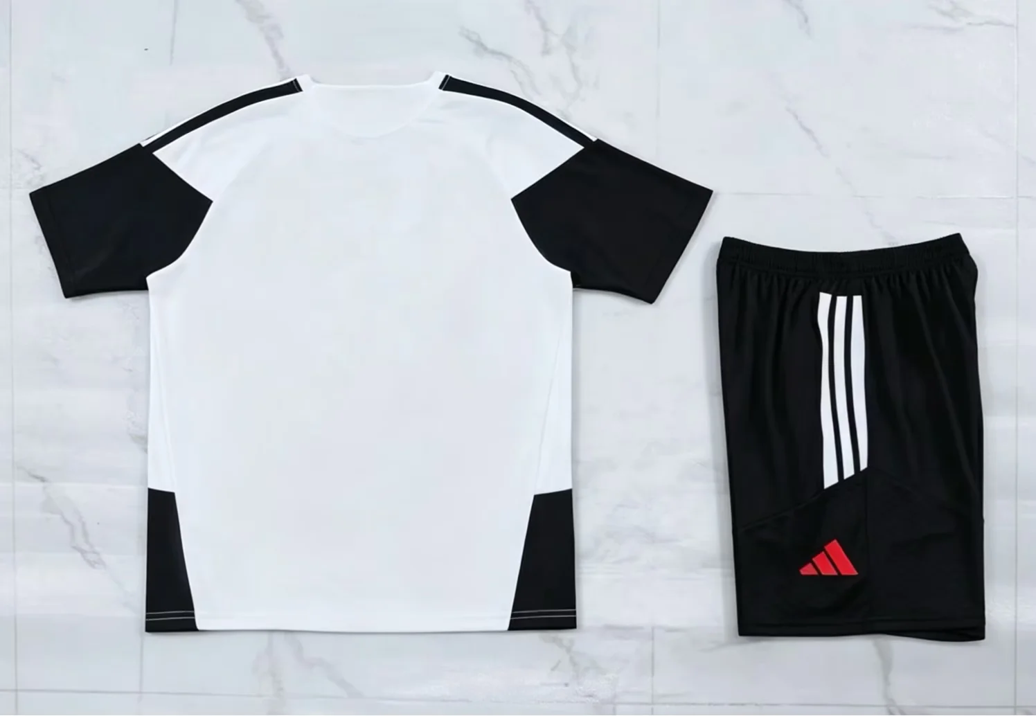 2026/27 LiverPool FC. Straining Levver White Fans Soccer Jersey 1:1 Thai Quality