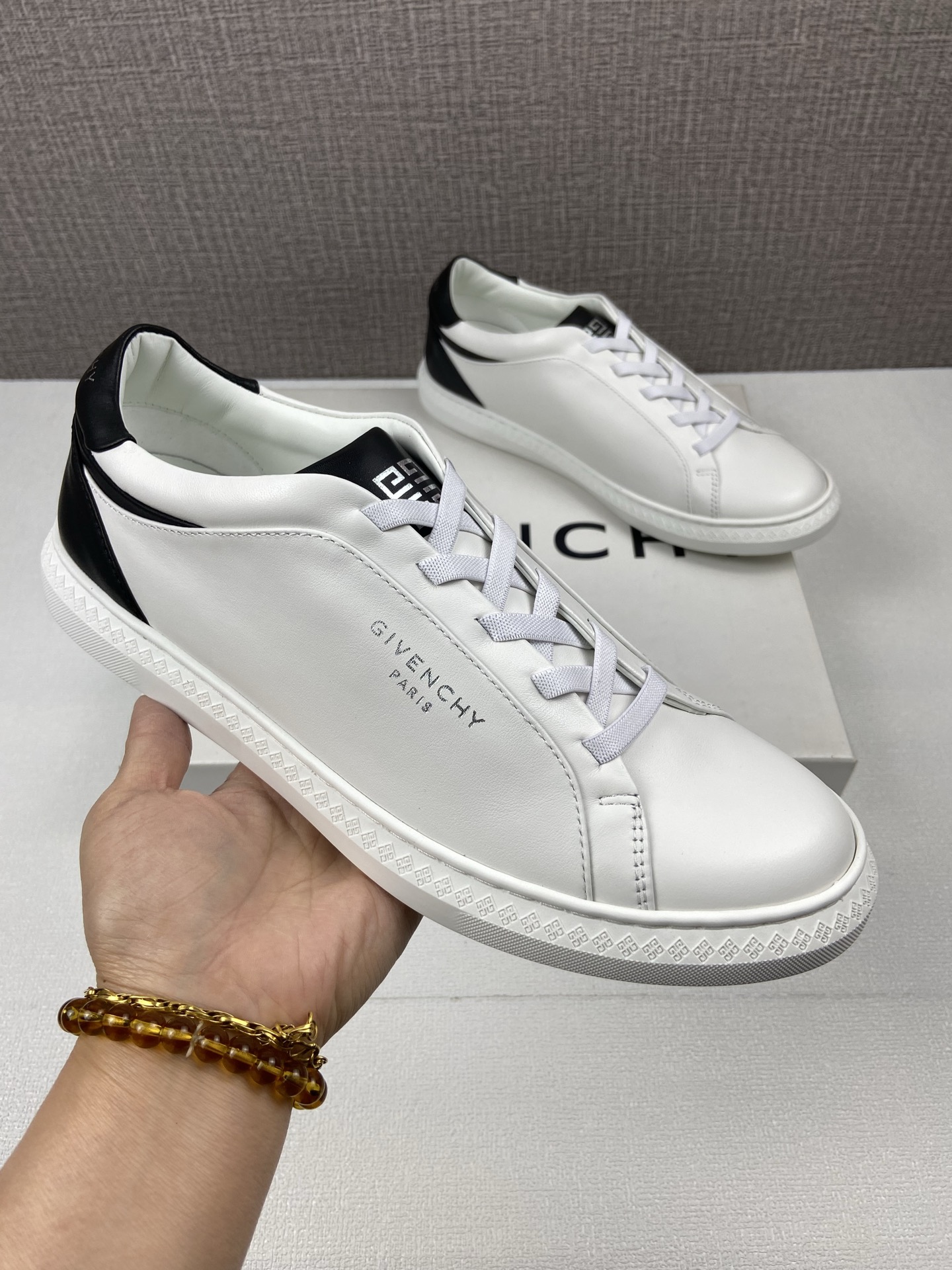 Givenchy G get Sneaker