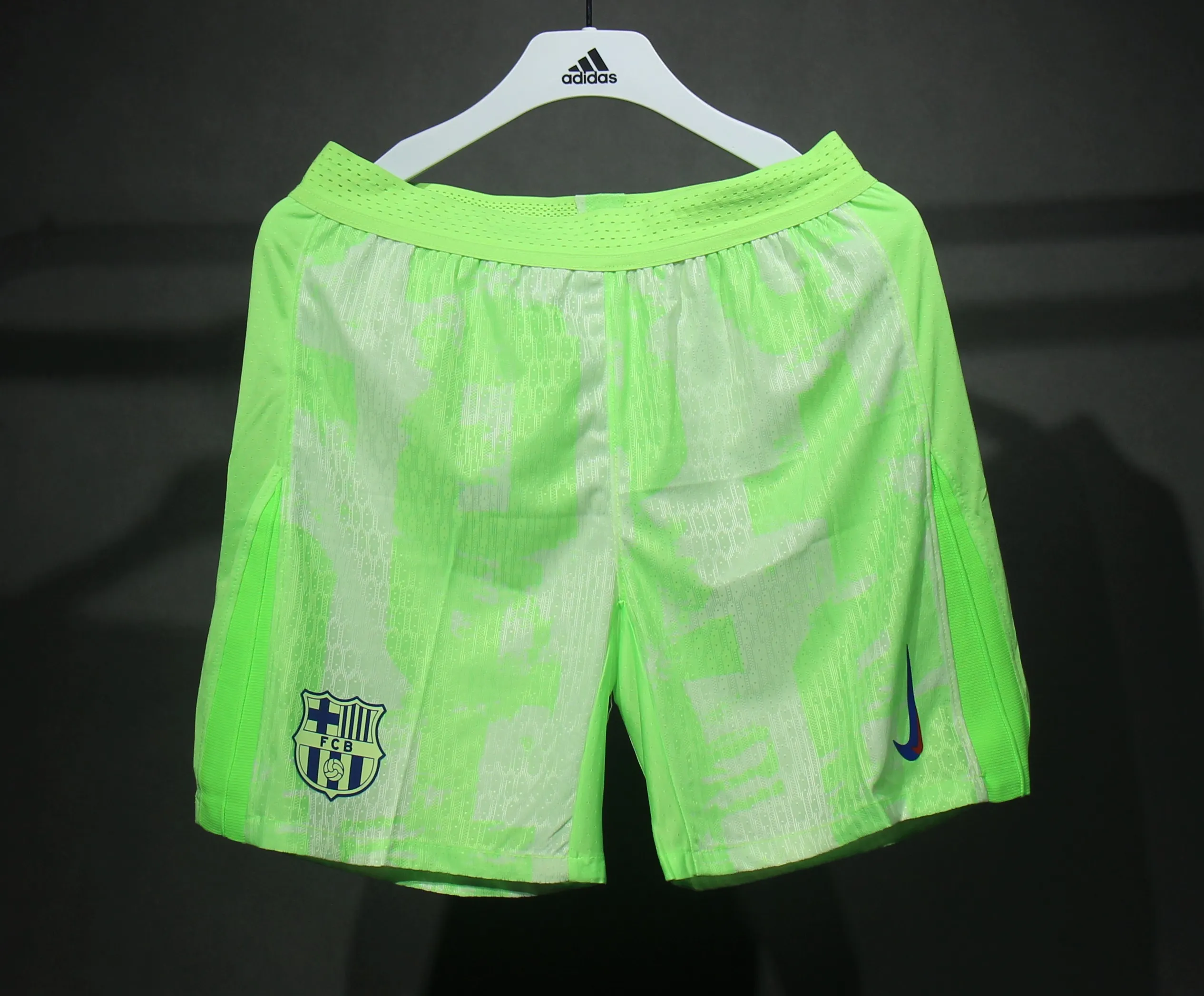 Player Version Shorts 2024-25 Barcelona Third