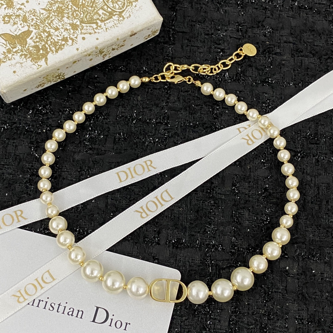 Dior Classic Pearl Necklace