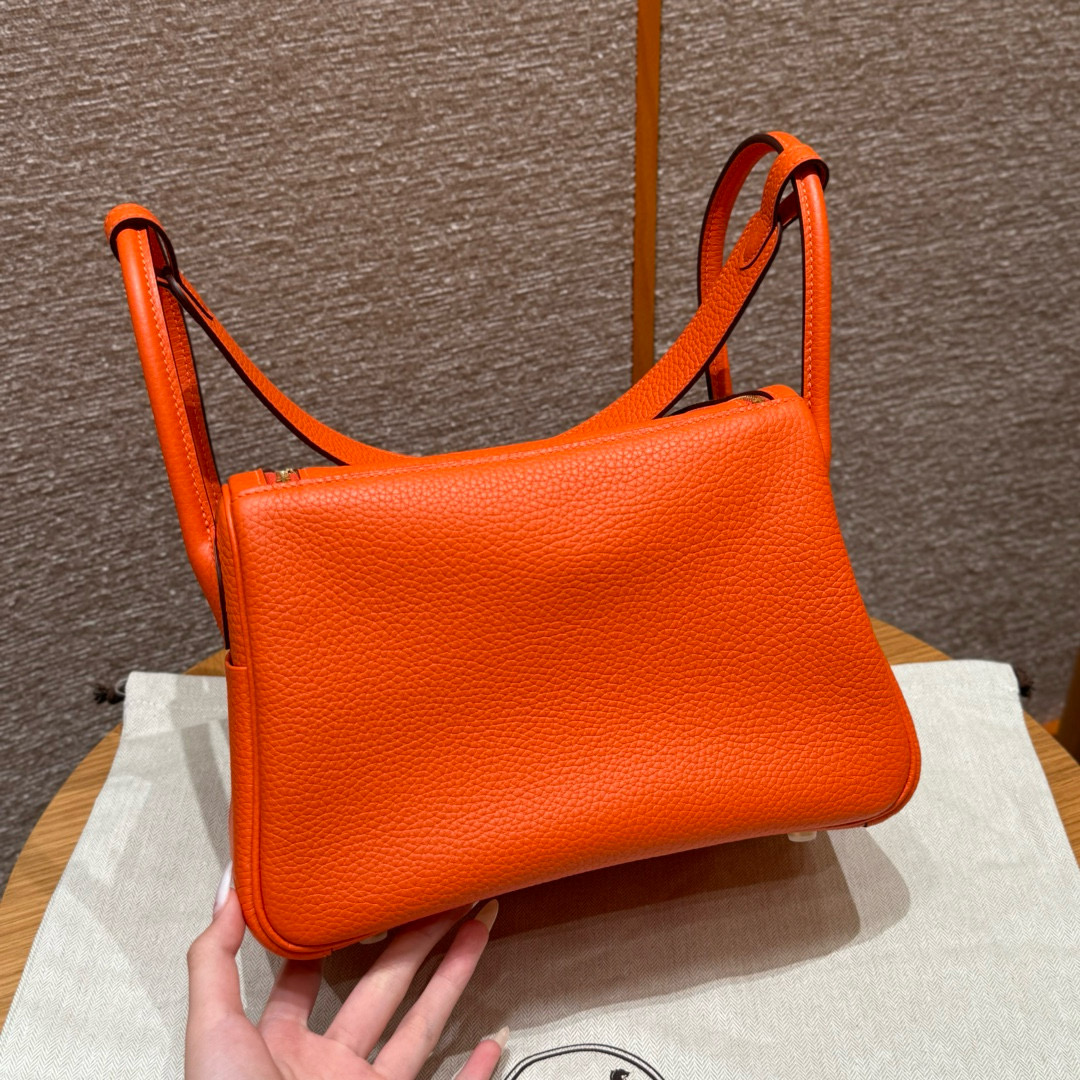 Hermes Feu Clemence Lindy 26