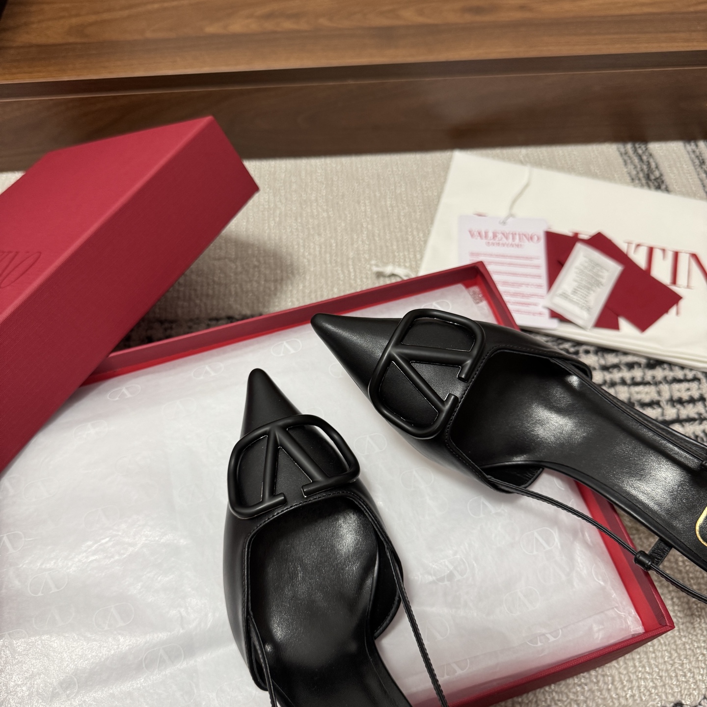 Valentino Vlogo Signature Slingback