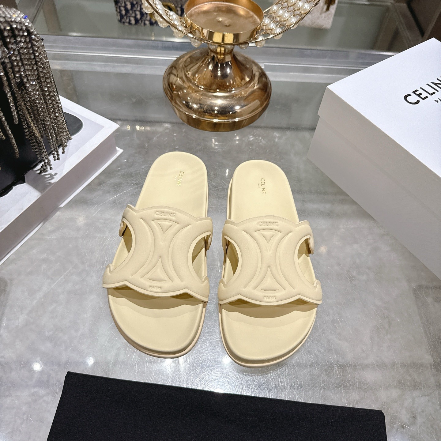 Celine Cuir Triomphe Logo Embossed Leather Cut-out Platform Slides - KAIROO