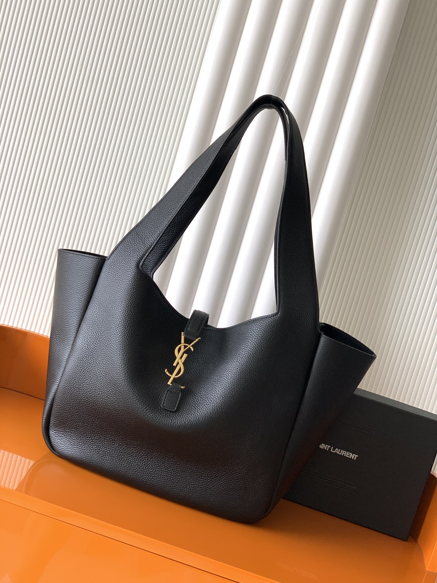 Saint Laurent Black Grained Calfskin LE 5 À 7 Large Tote 763435