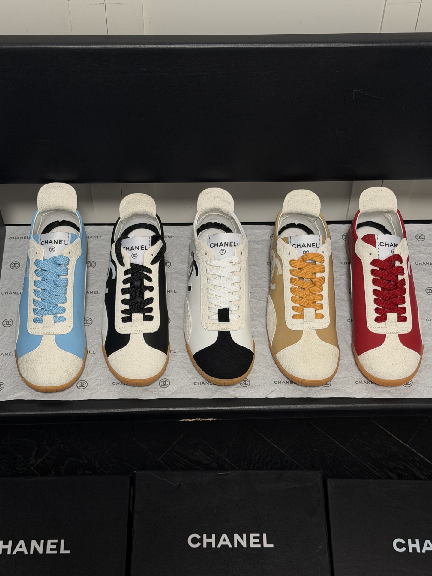 Chanel 26P Calfskin & Embossed Suede CC Logo Gum Sole Low-Top Trainers Sneakers - KAIROO