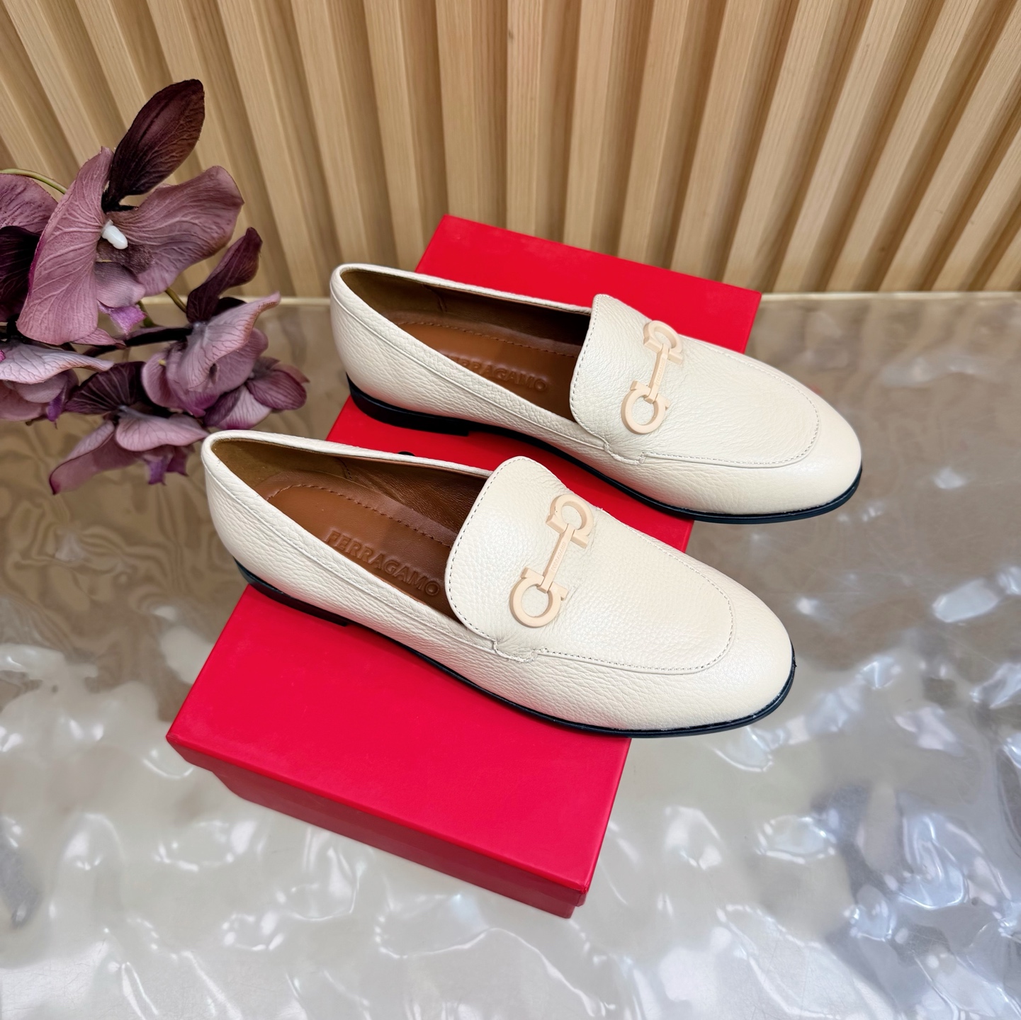 Ferragamo Loafer in soft grained calfskin