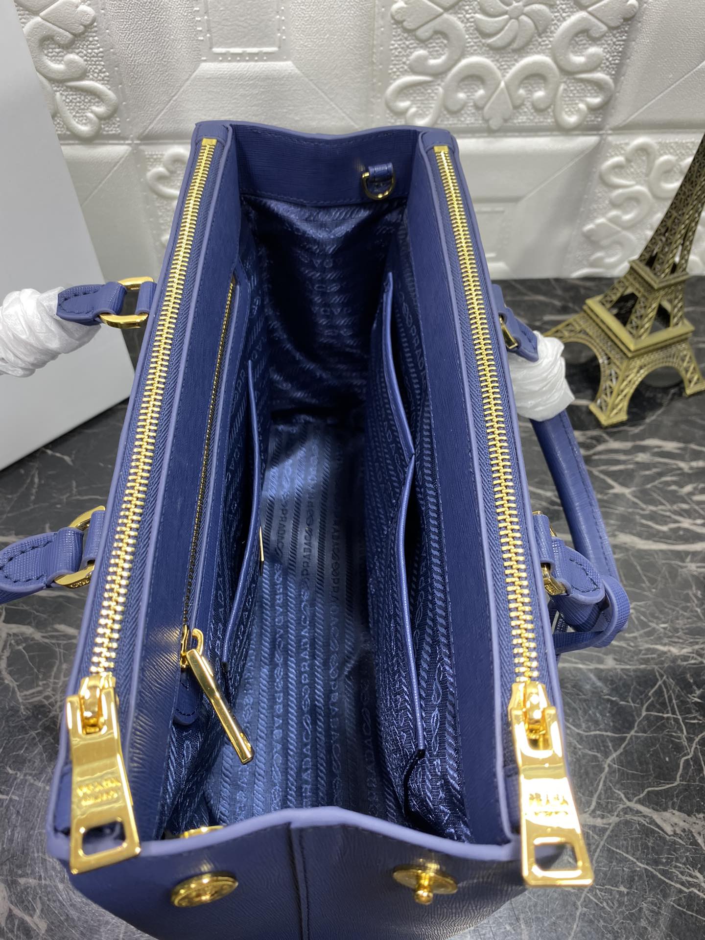 Prada GALLERIA 32 BAG IN NAVY BLUE SAFFIANO LEATHER