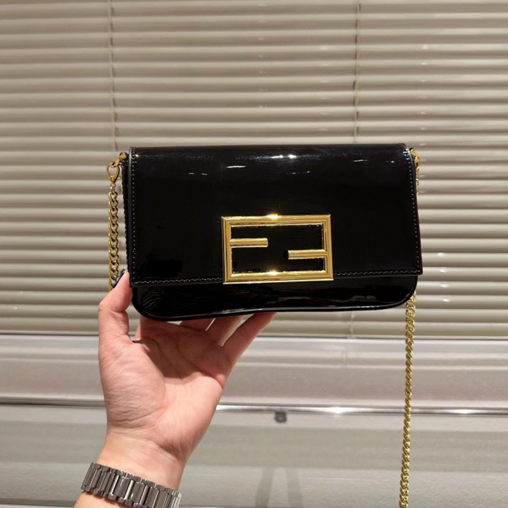 FENDI Chain Wallet Crossbody Bag