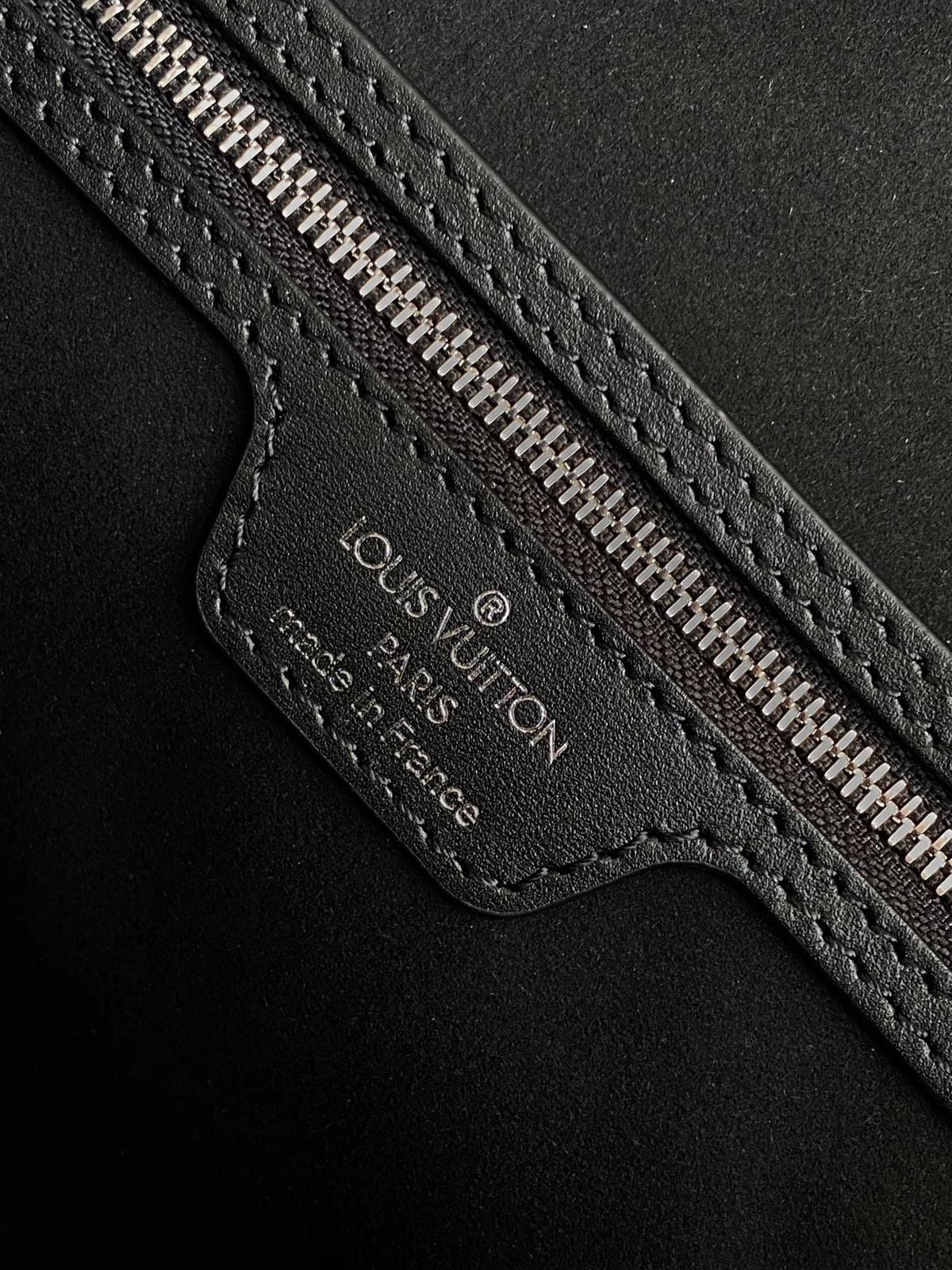 Louis Vuitton Neverfull MM bag