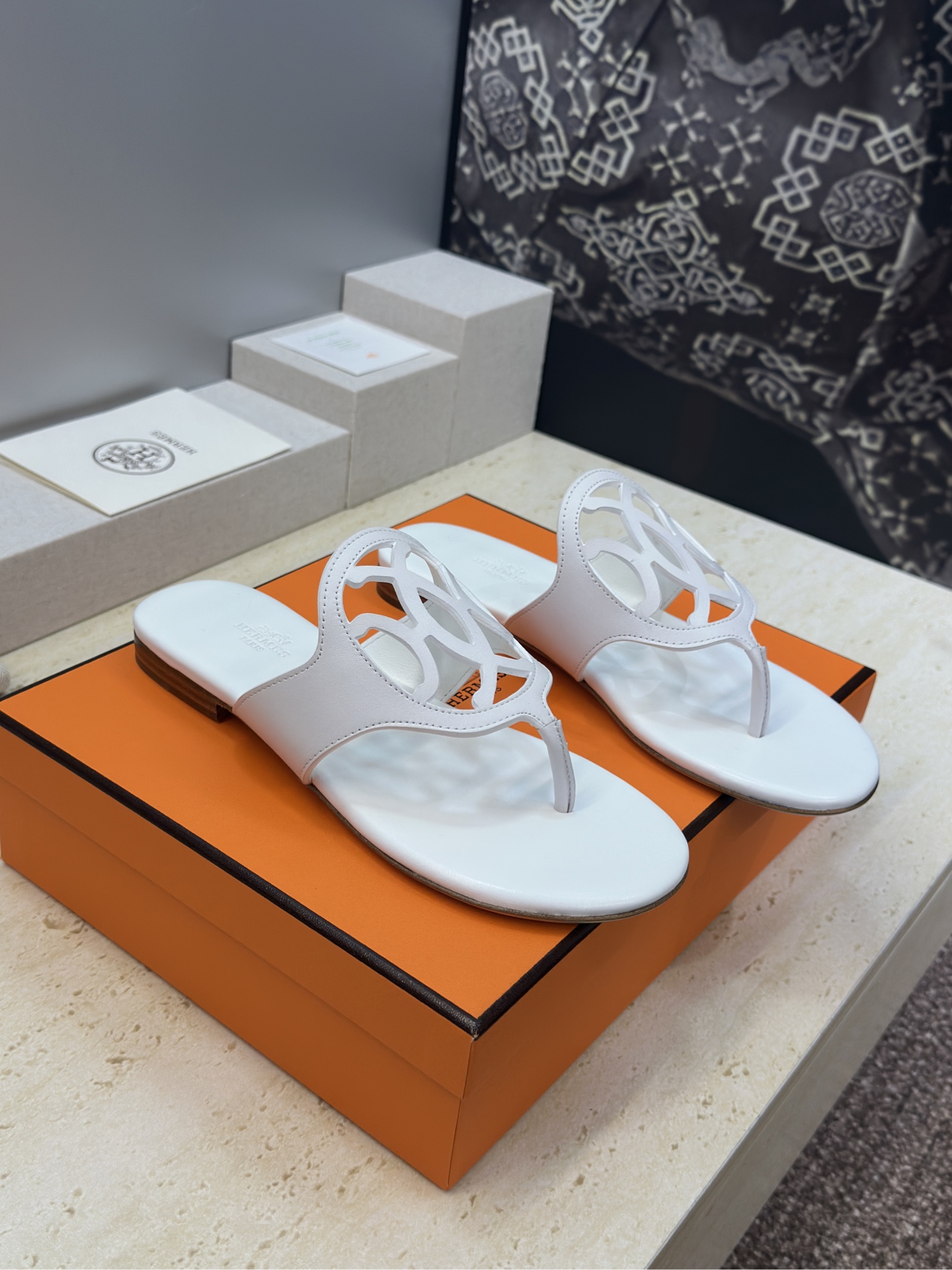 Hermes Mage leather Flip-Flops in White