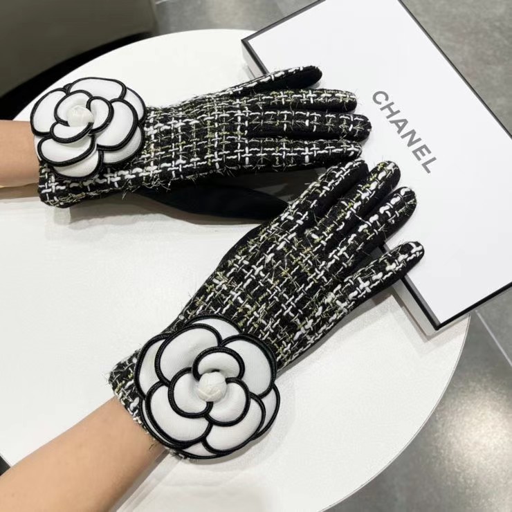 Chanel Wool and Cashmere Gloves