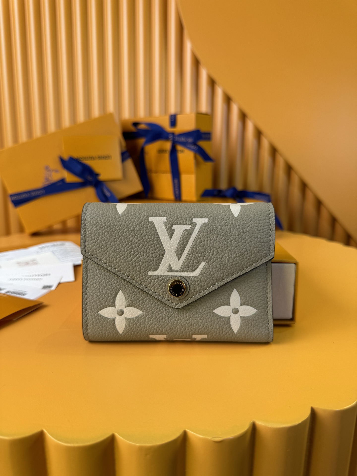M81861 LV Victorine Wallet Tourterelle Monogram Empreinte Embossed Leather