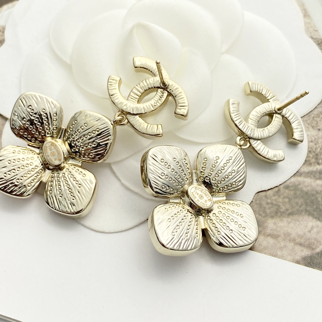 Chanel Fashion Earrings