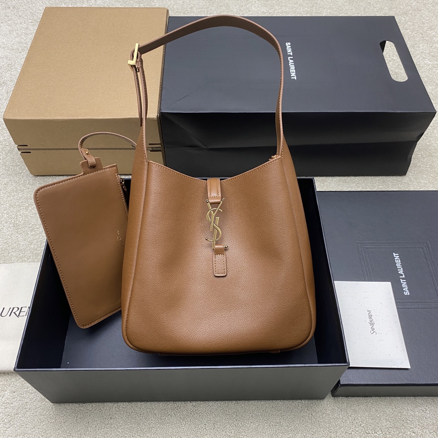 Saint Laurent Fox calfskin LE 5 À 7 Small Bag 850533