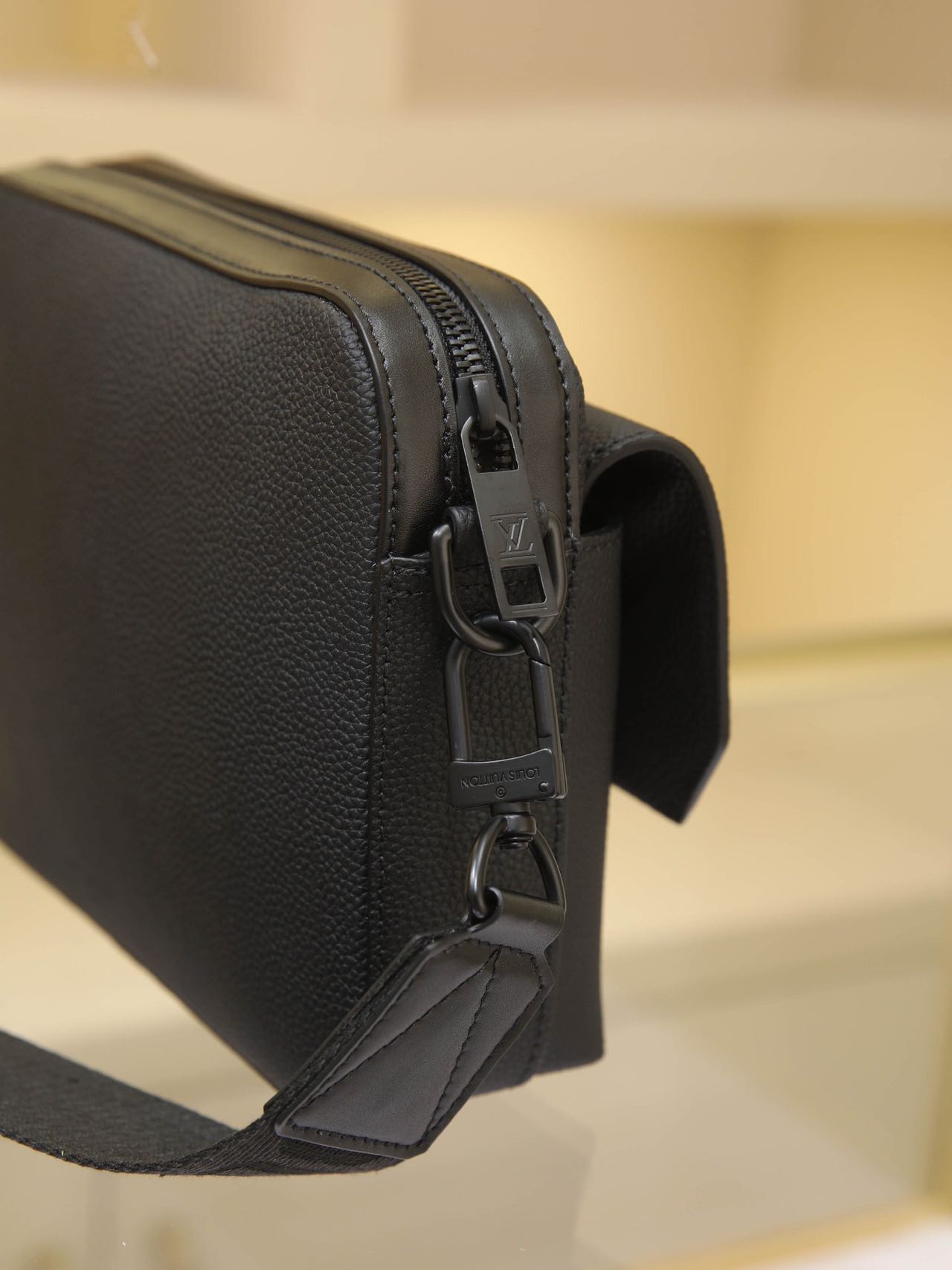 Louis Vuitton LV Men Fastline Messenger Bag Black