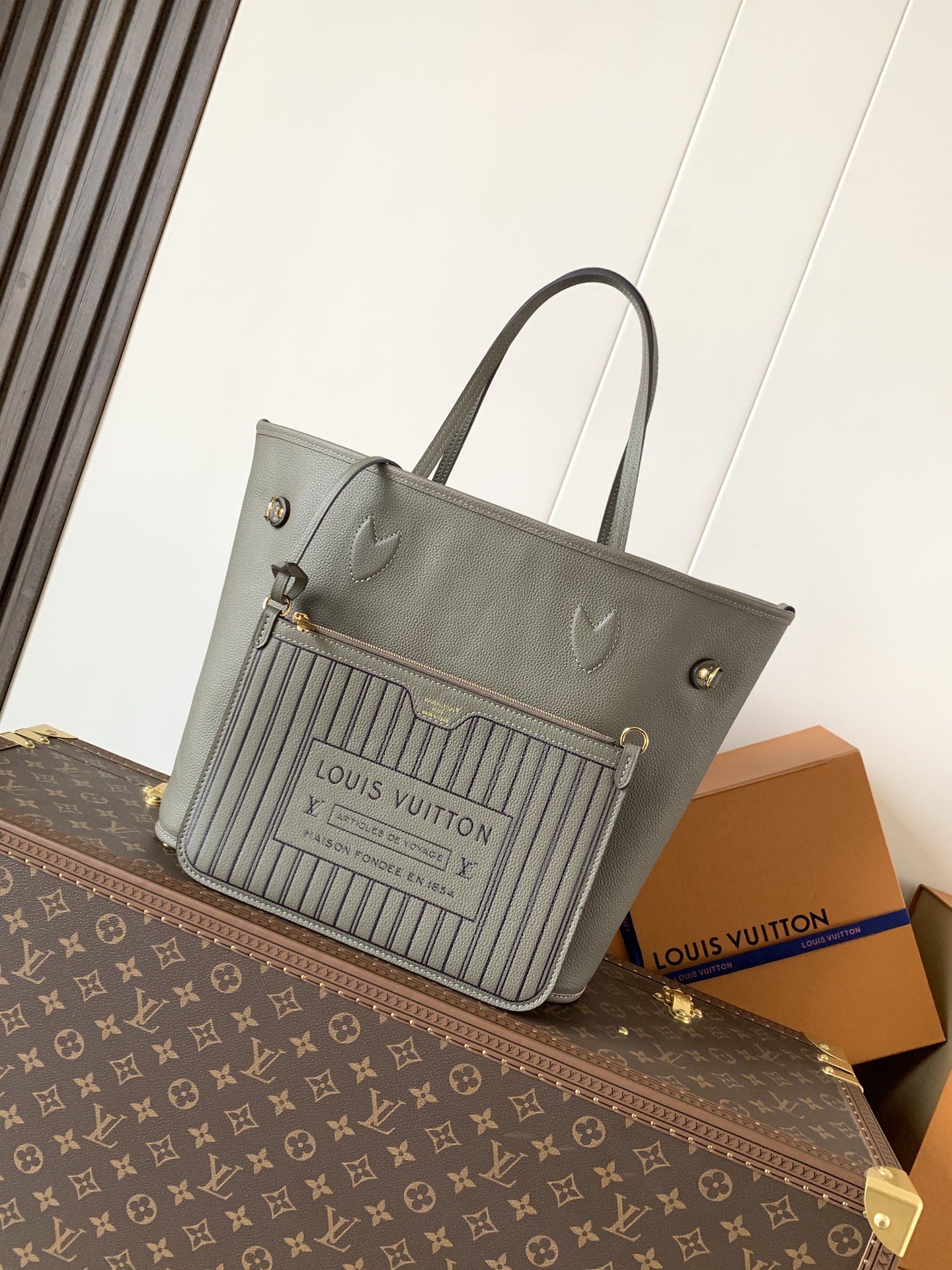 M25664 Neverfull Inside Out MM Handbag