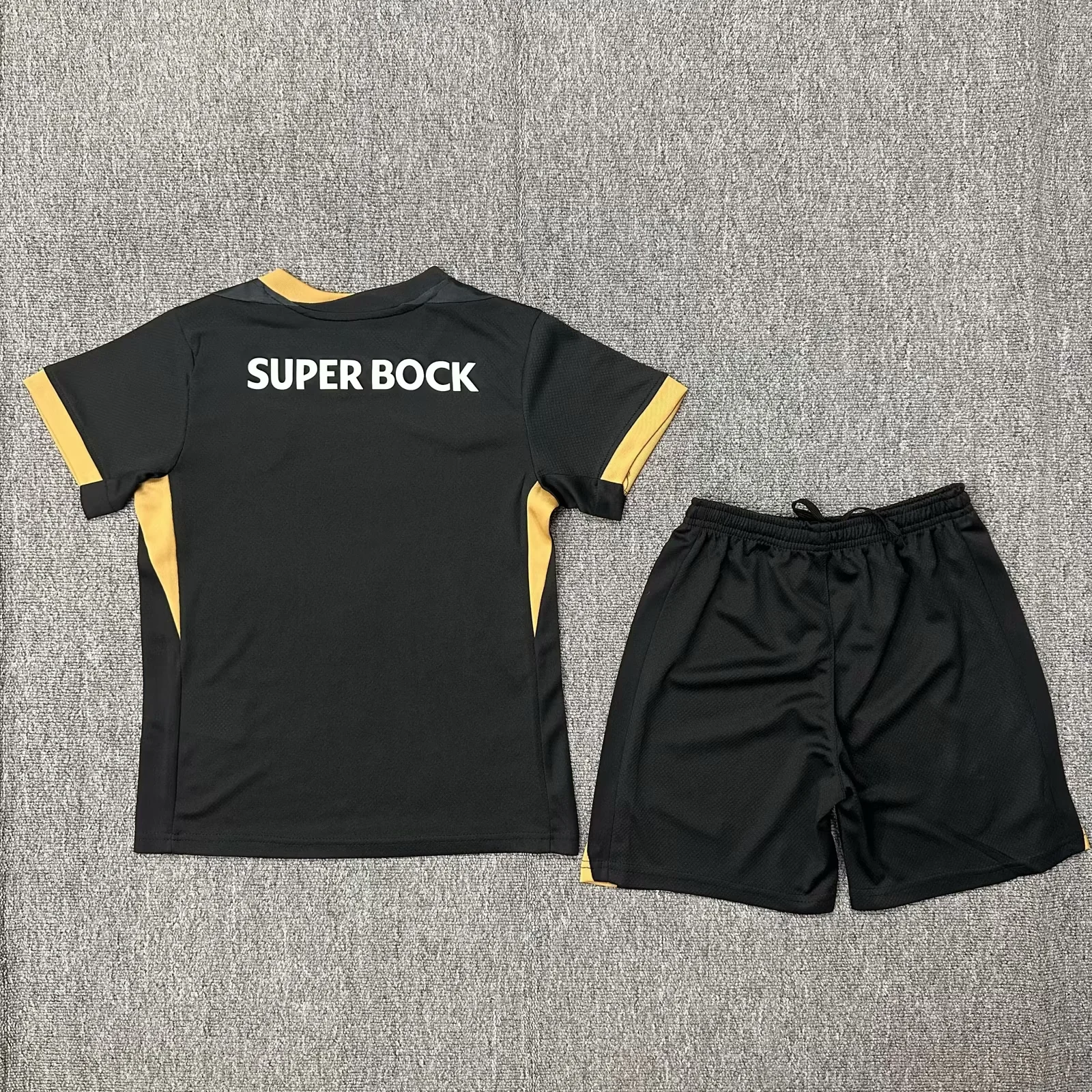 KIids Sporting Lisboa 24/25 CAMISOLA 3o  16-28