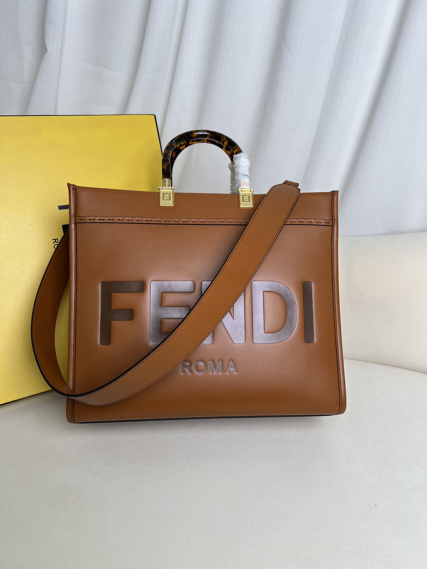 Fendi Medium Sunshine Leather Tote Bag-Brown