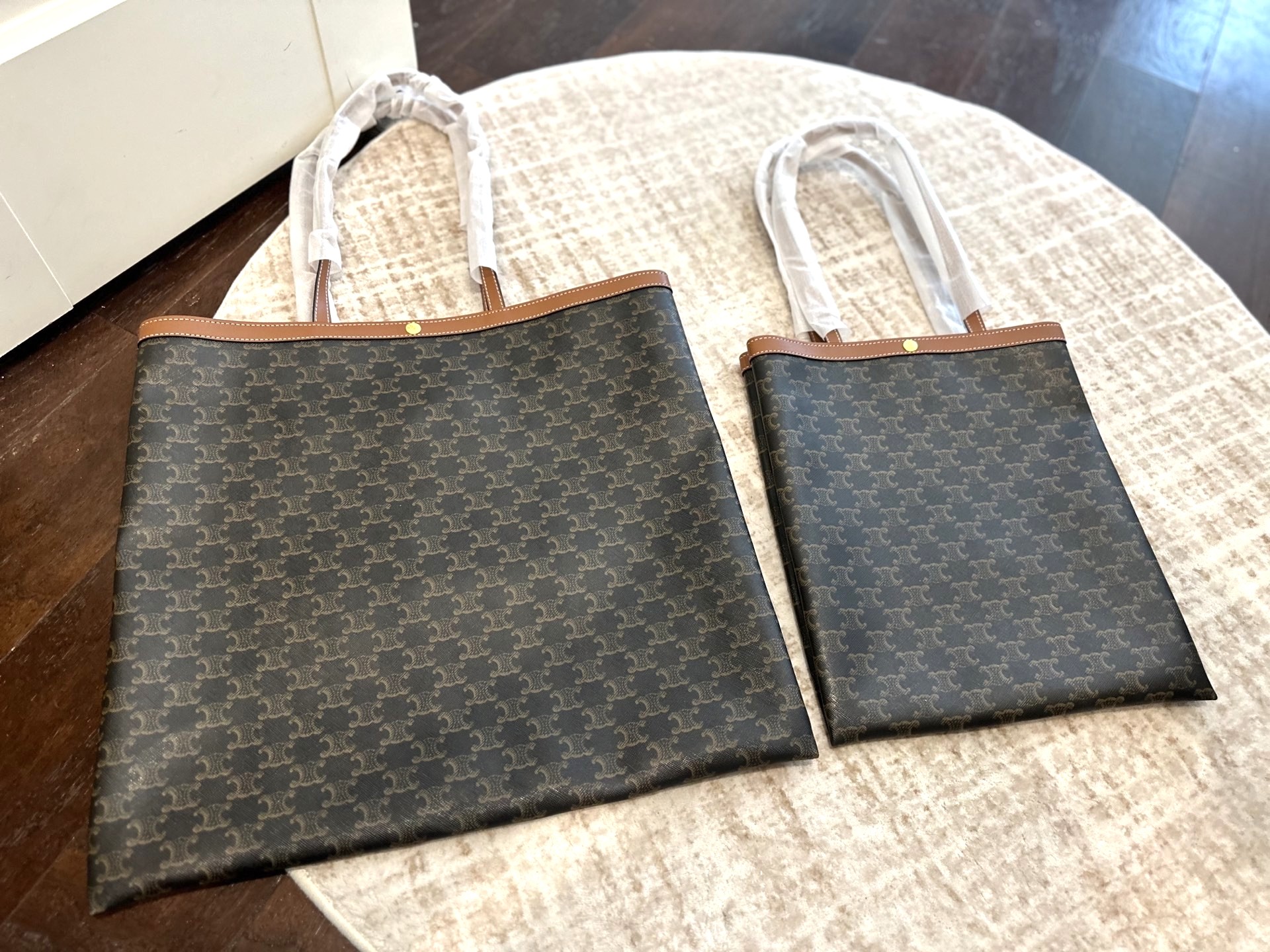 Celine 2026 Foldable Triomphe Canvas Slim Foldable Long Handle Tote Bag - KAIROO