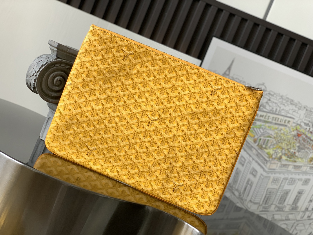 Goyard Sénat pouch in Yellow