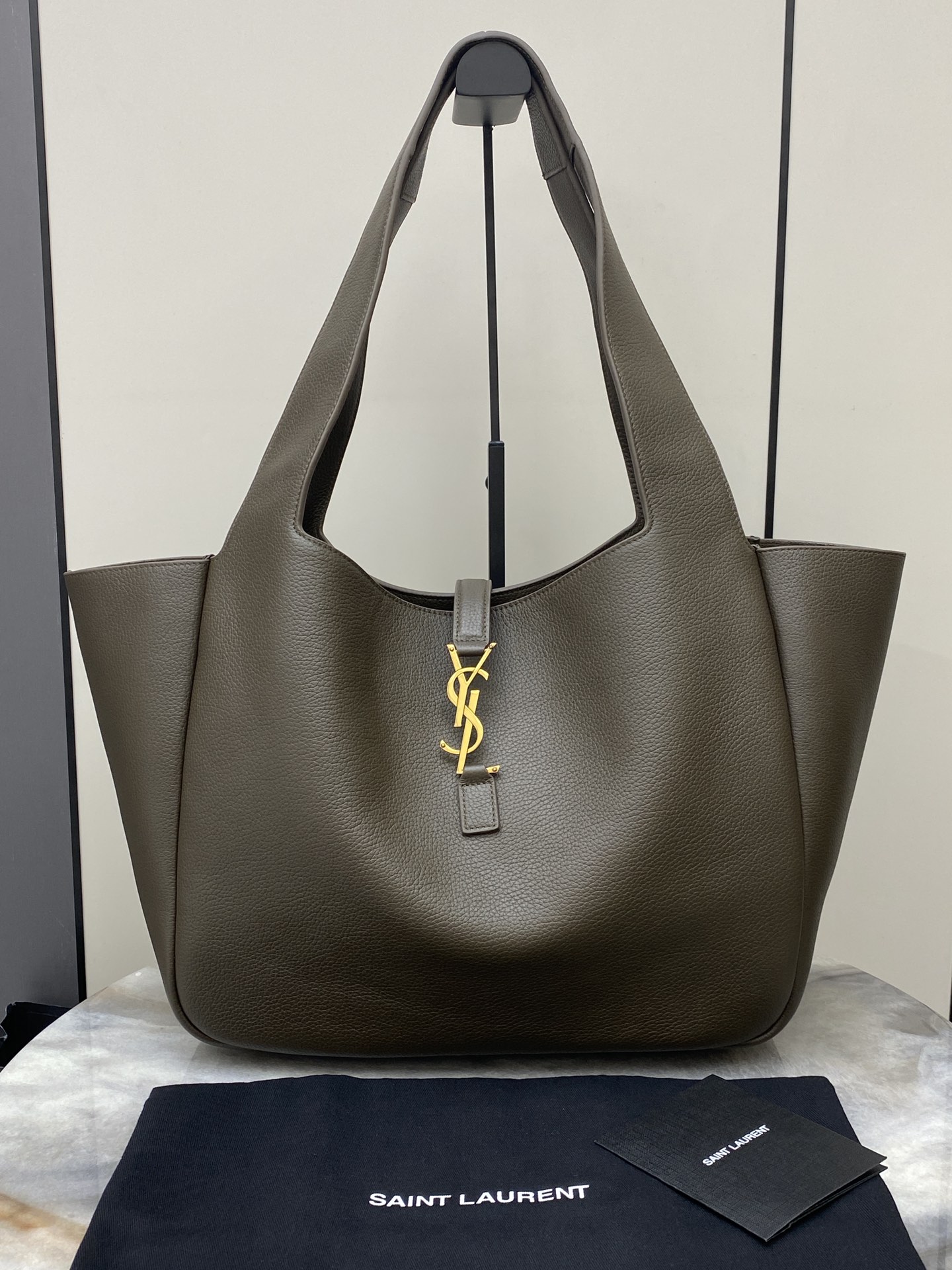 Saint Laurent Light Musk Grained Calfskin LE 5 À 7 Large Tote 763435