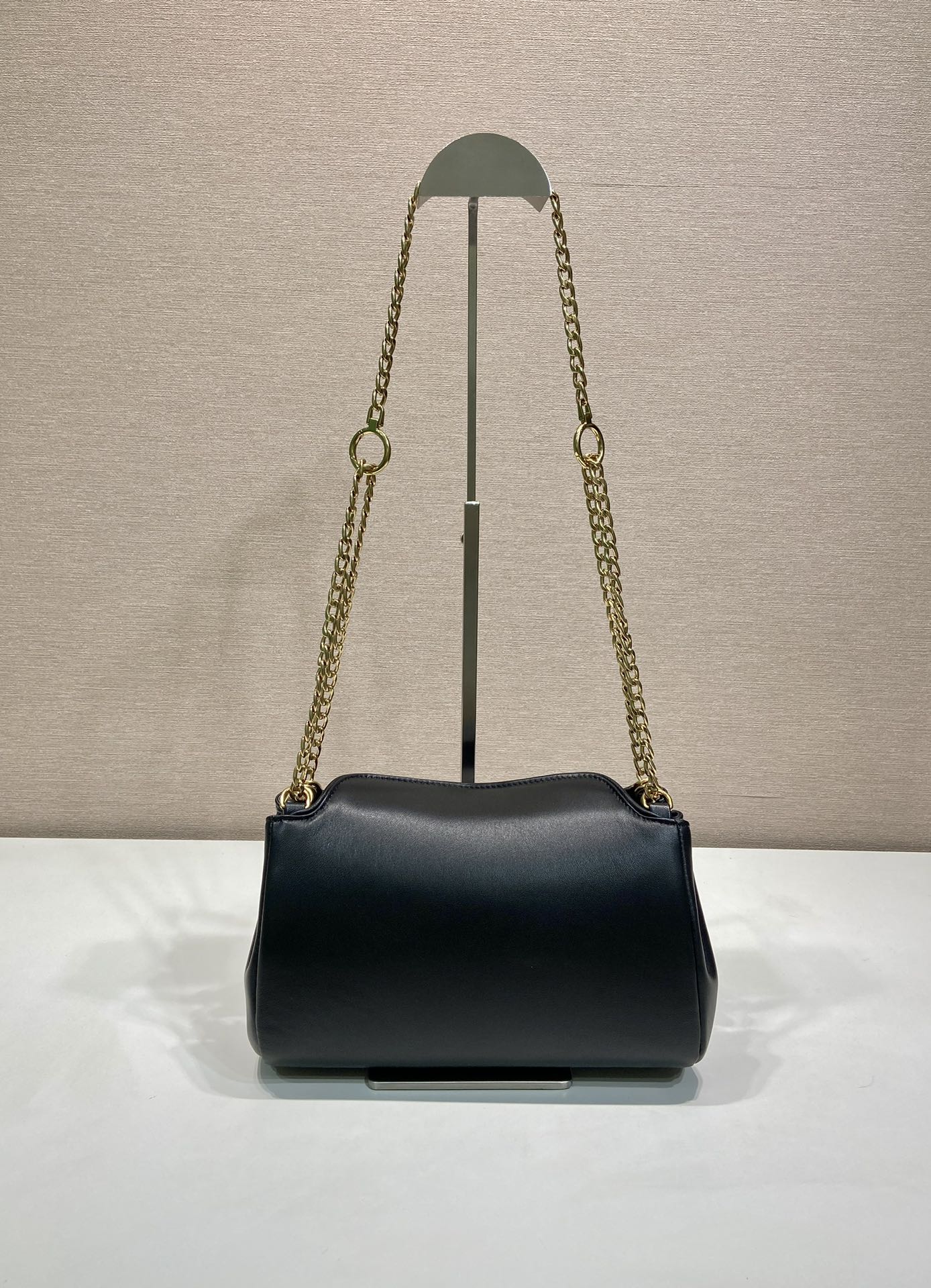 Prada  Tumulte bag 24 black leather 280838