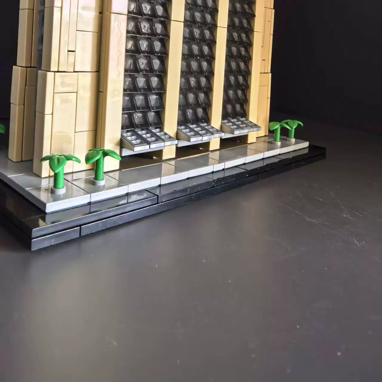 MOC 227859 - The Index (Dubai) 1:800 Scale