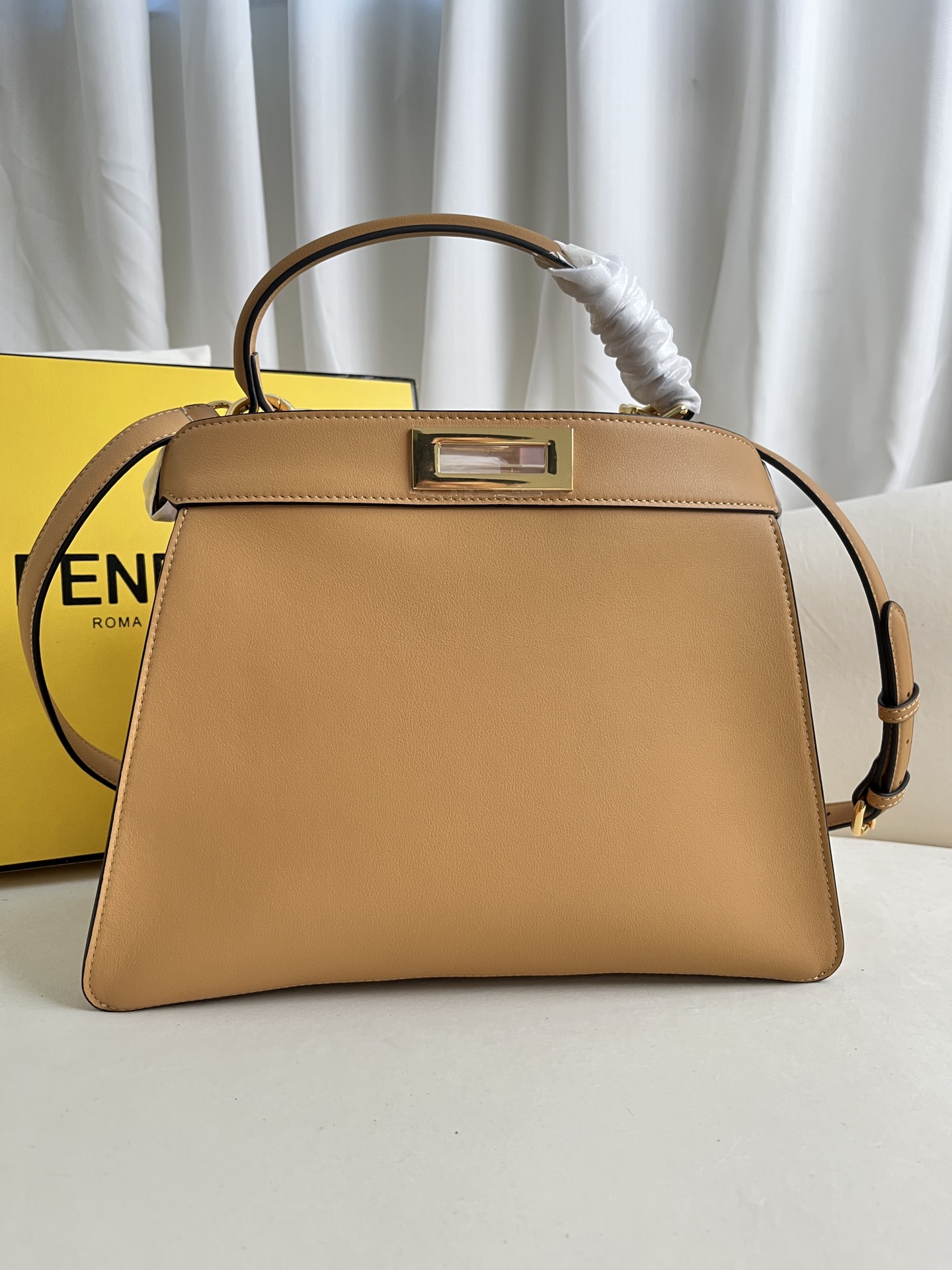 Fendi Iconic Peekaboo ISeeU Large Leather Bag-Dark beige