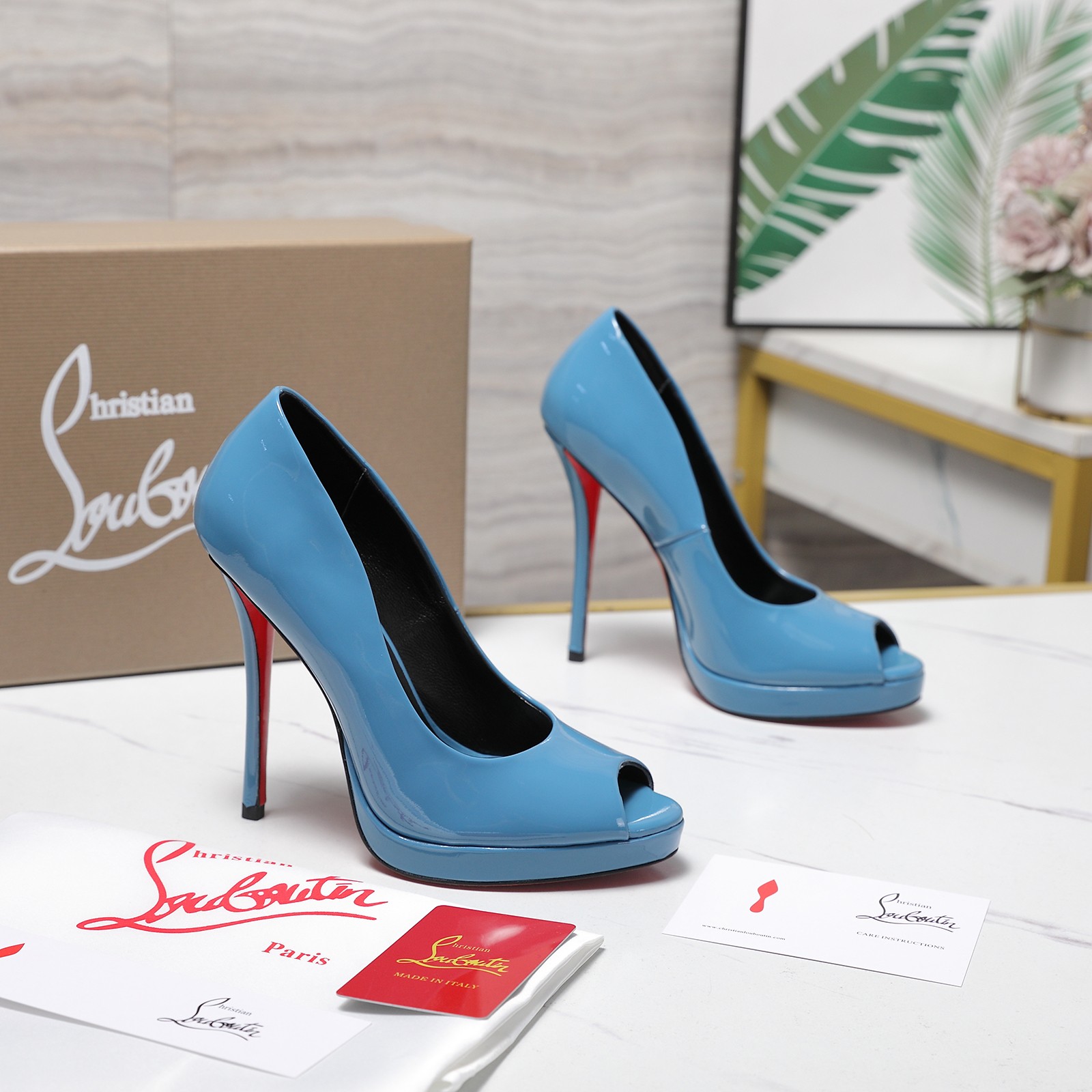 Christian Louboutin Shiny Calfskin Platform Pumps in Blue