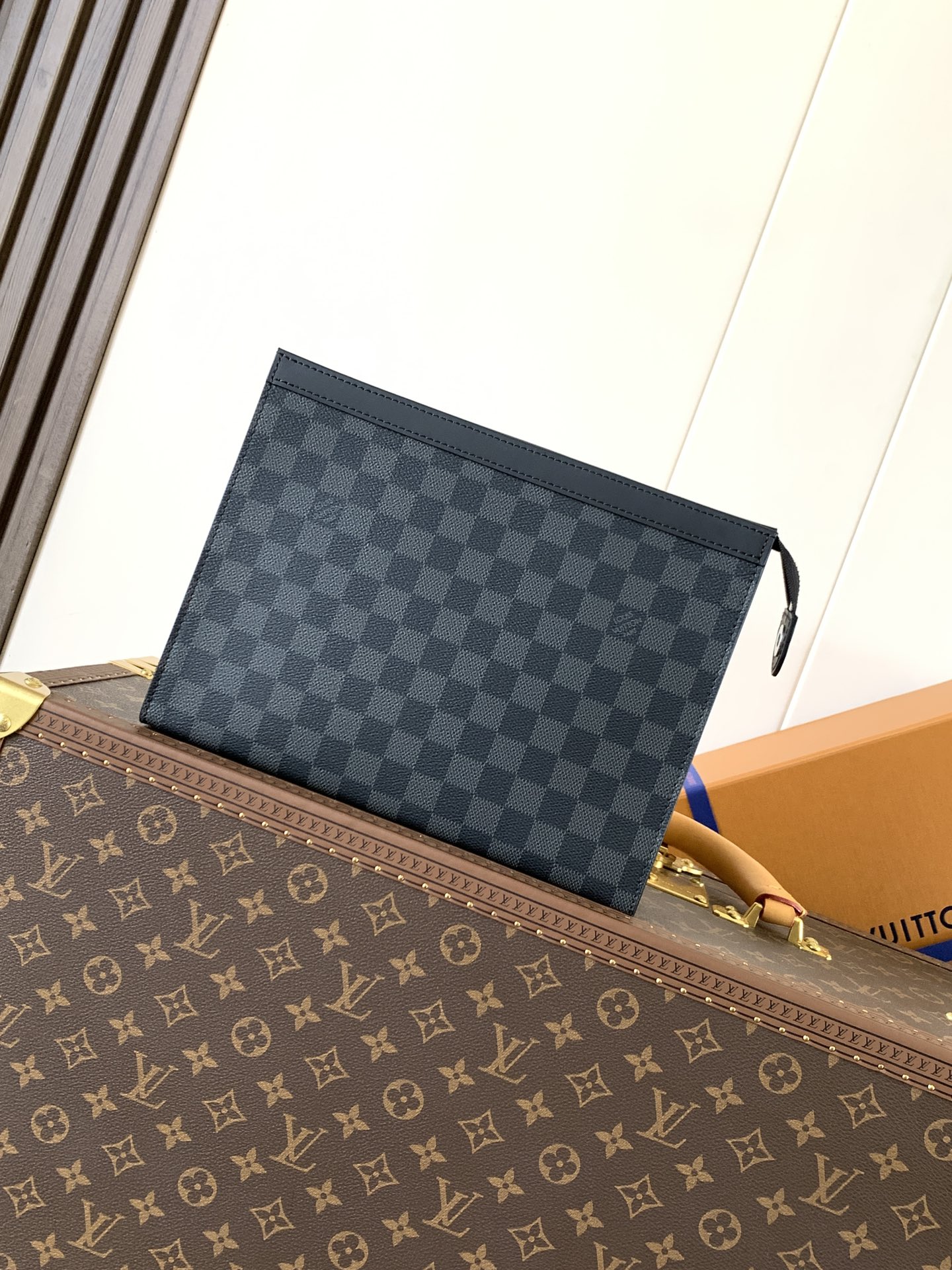 N41696 LV Pochette Voyage MM Damier Graphite canvas