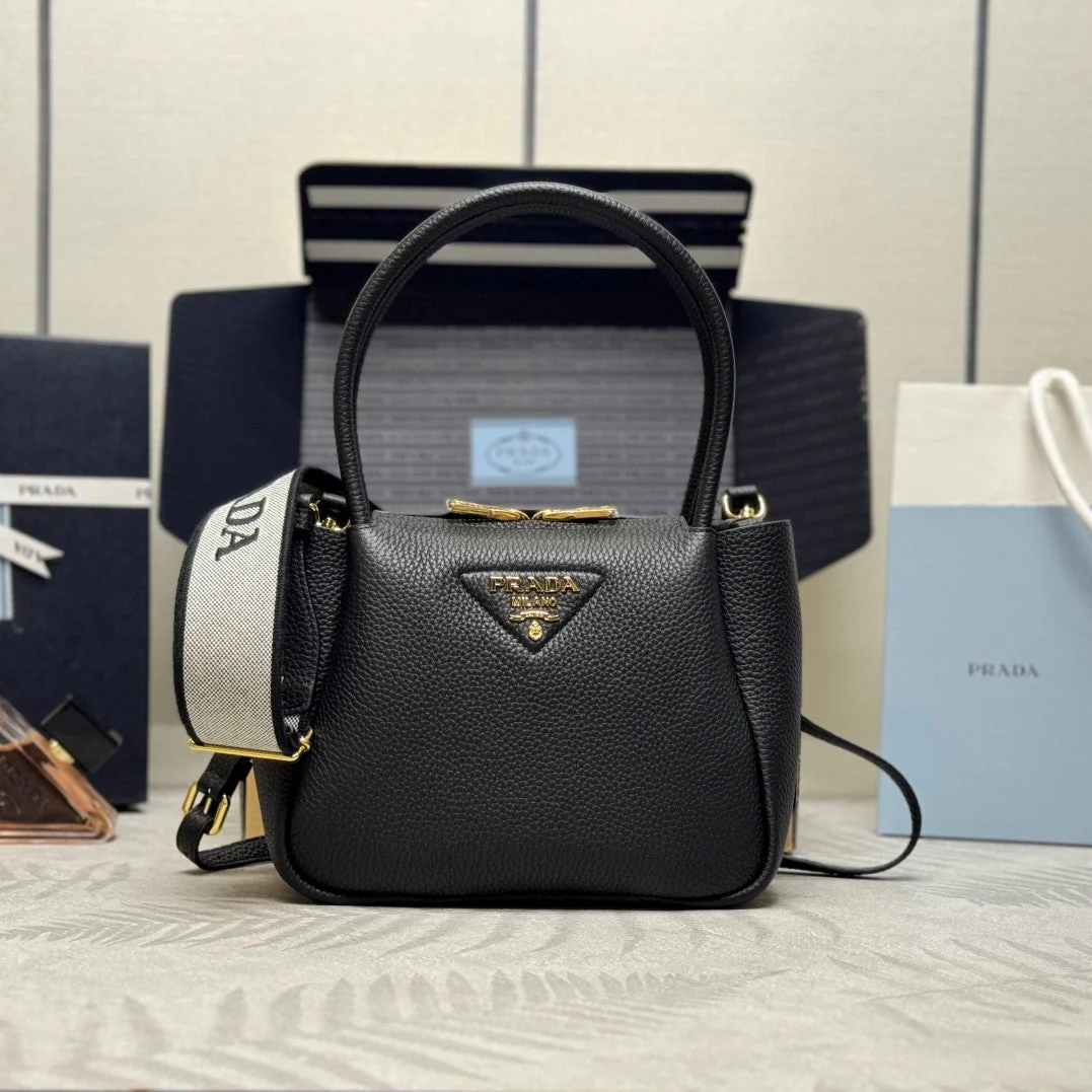 Prada Small Bag 23cm Black Grain Leather GHW