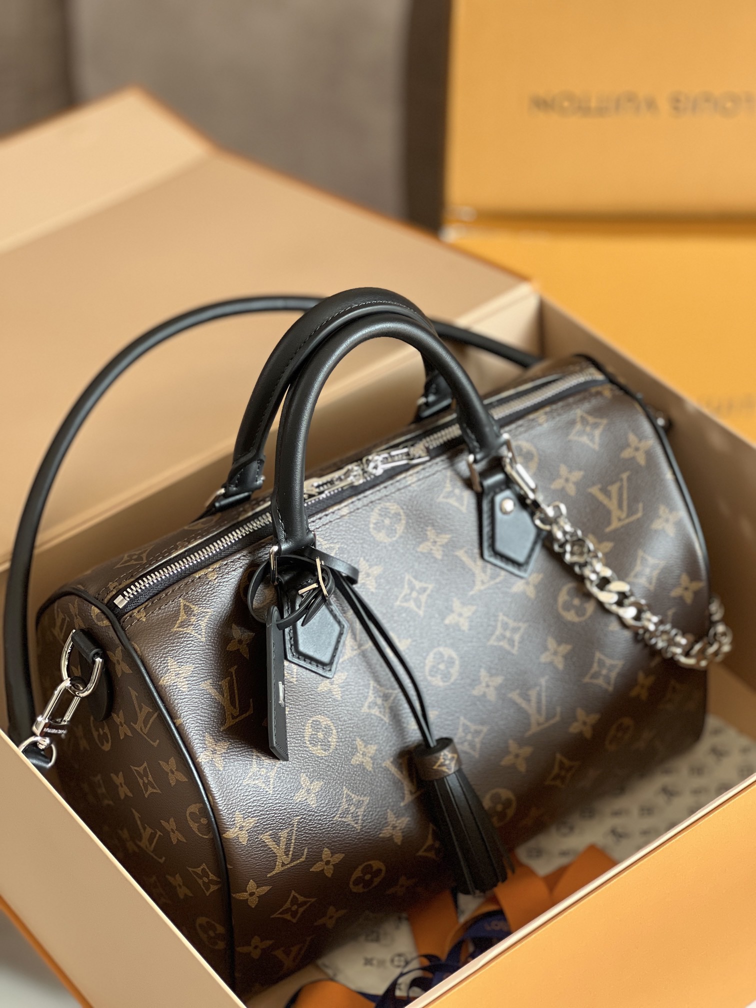 Louis Vuitton LV speedy soft 30 dark handbag