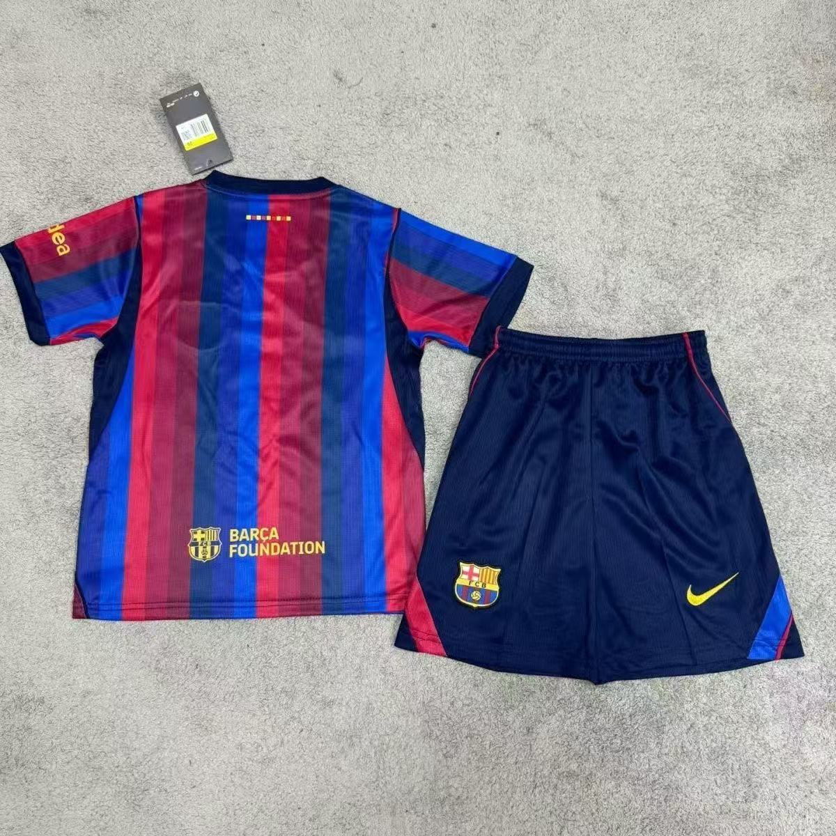 26/27Kids Barcelona Home  kit 16-28