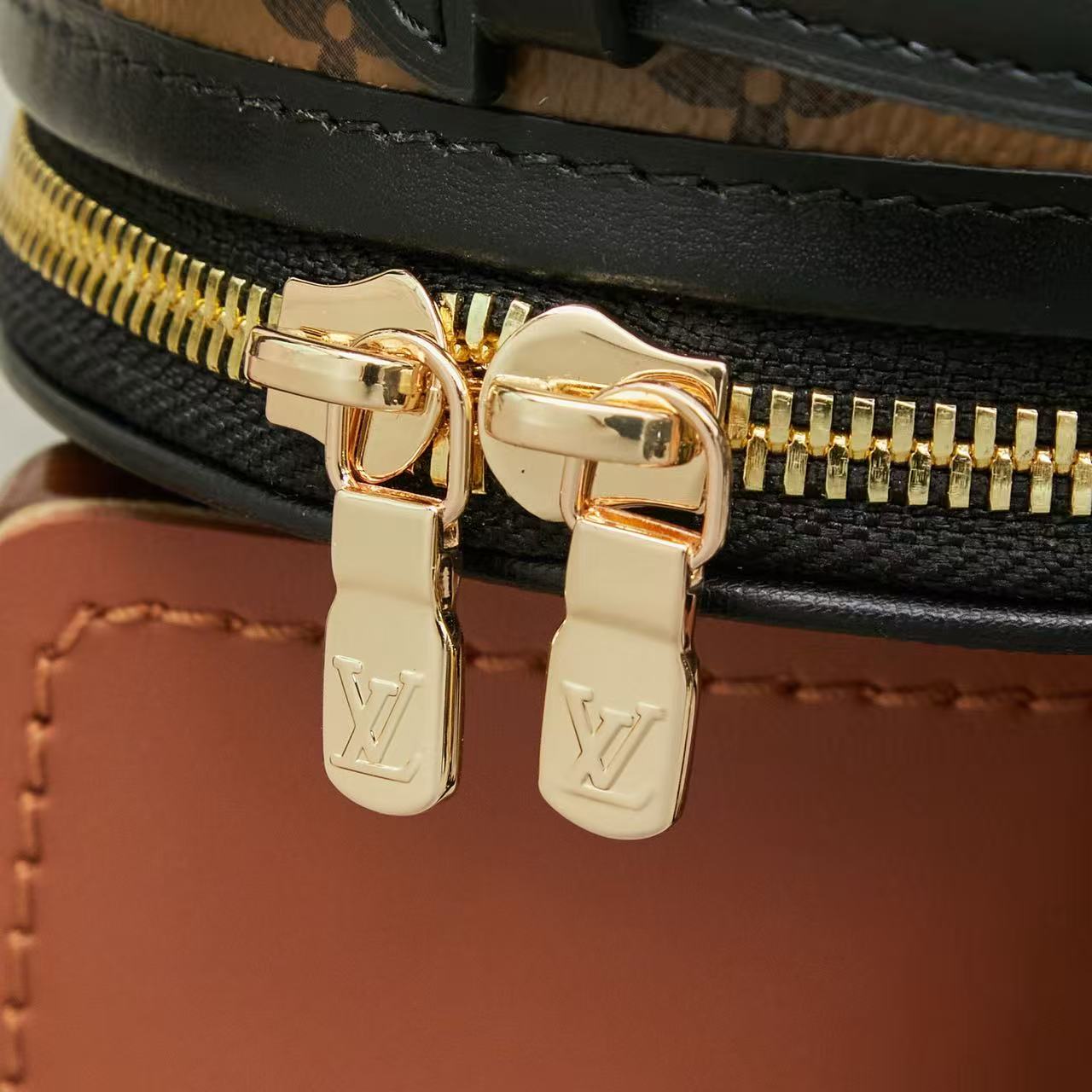 Louis Vuitton Mini Boite Chapeau handbag