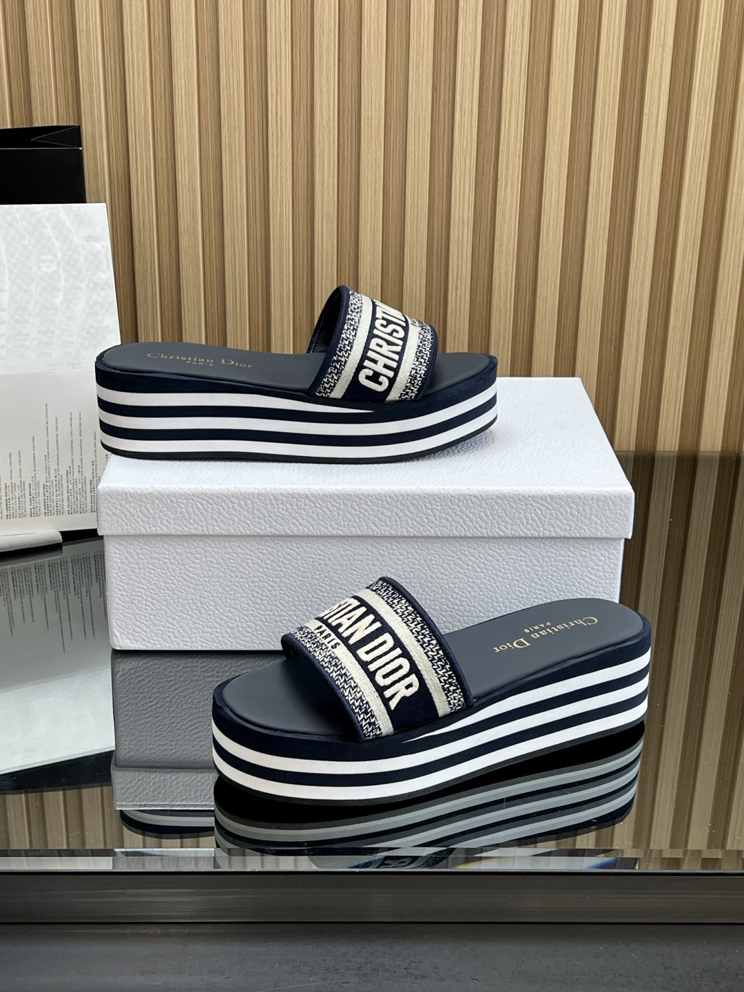 Women' Dior 𝐈𝐕𝐈𝐄𝐓𝐀 𝐃𝐖𝐀𝐘 Platform Slide