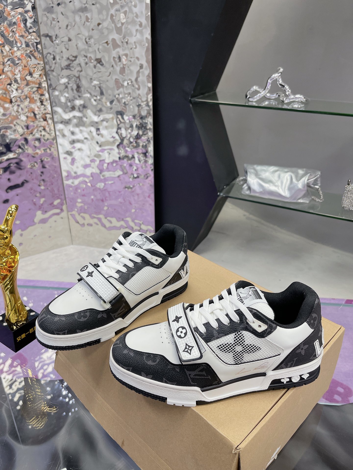 Louis Vuitton Black White Maxi Trainer Monogram Leather Mesh Velcro Strap Low Top Skate Sneakers - KAIROO