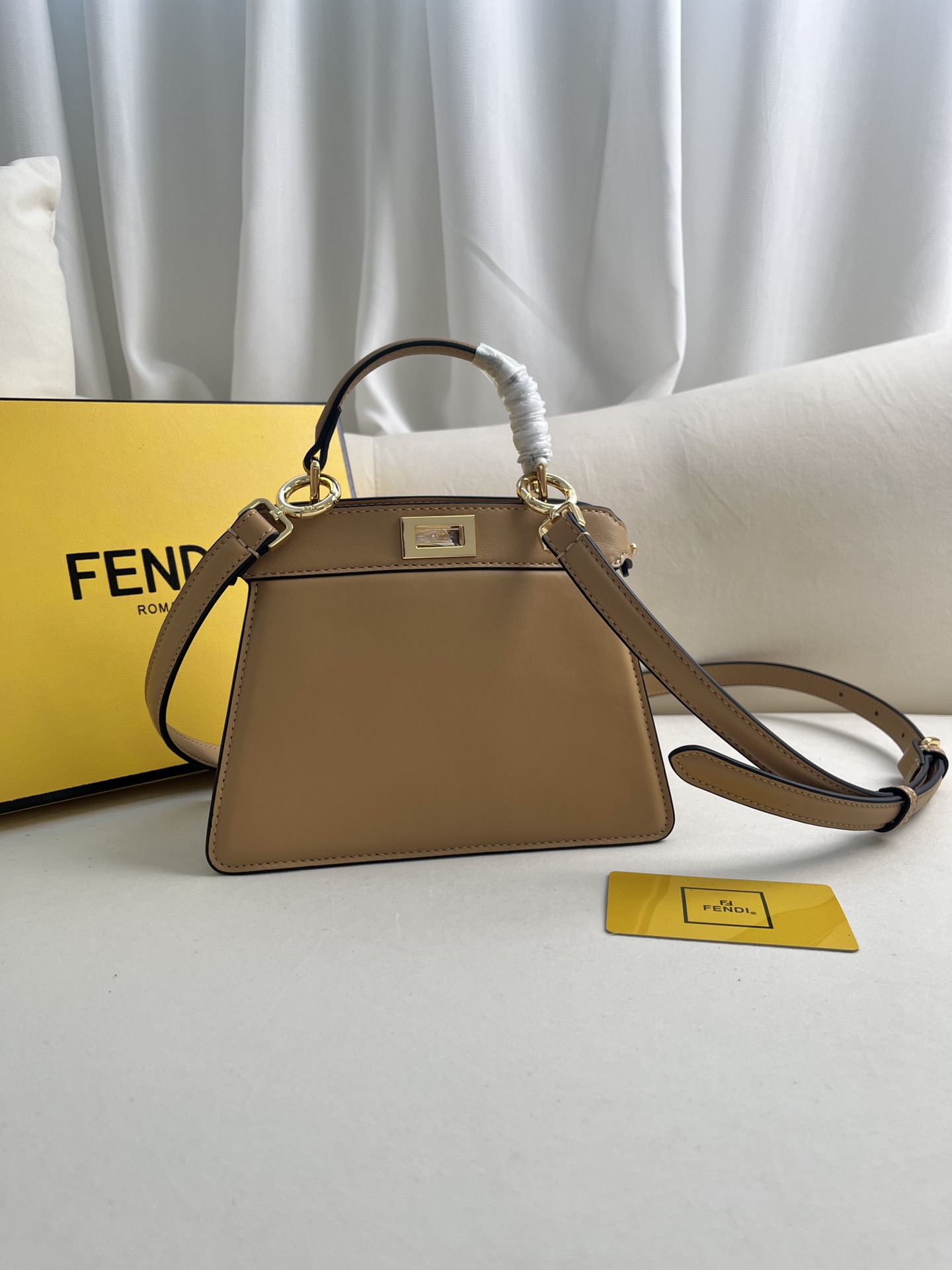 Fendi Iconic Peekaboo ISeeU Mini Leather Bag-Dark beige